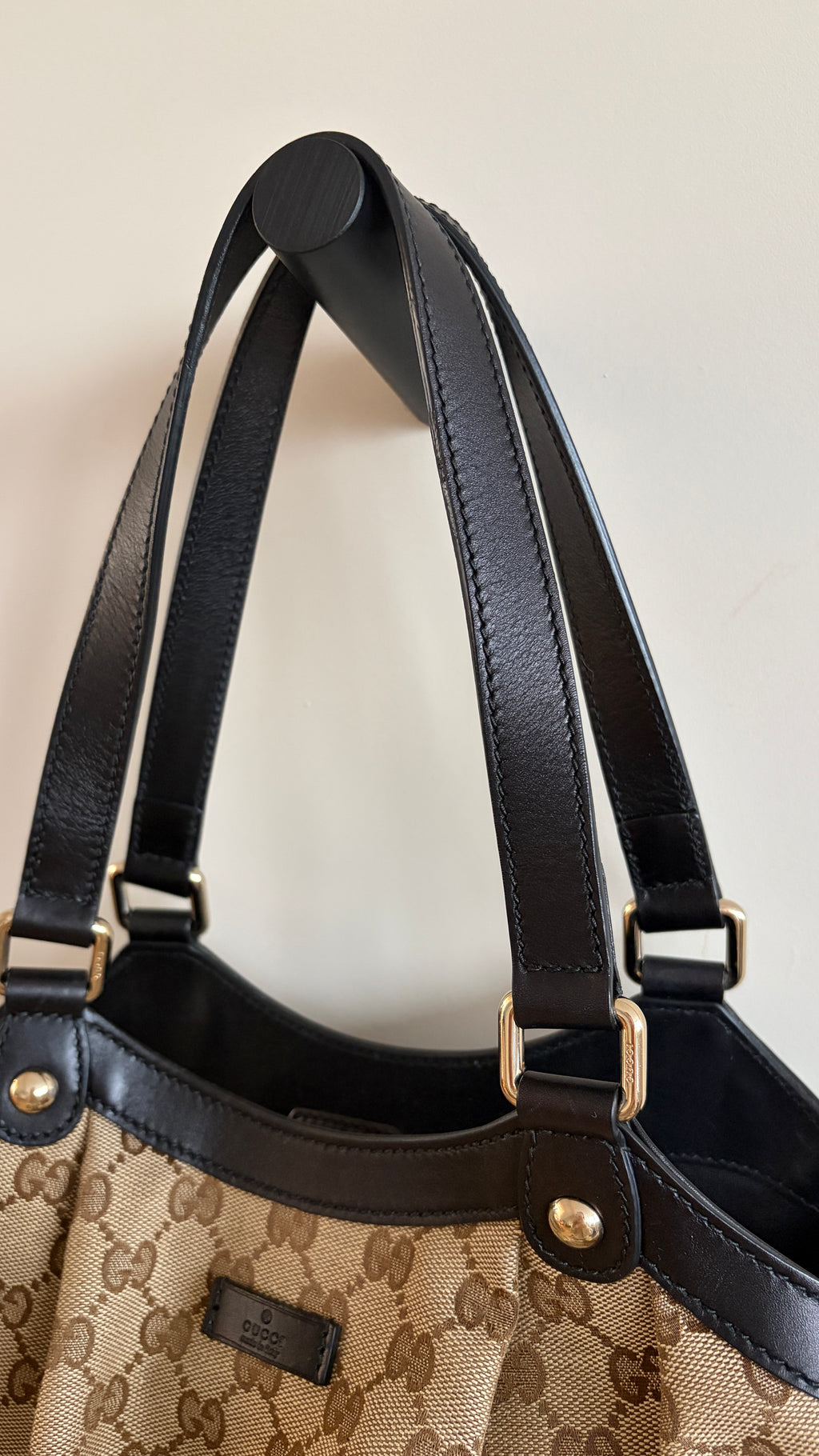 Gucci CC Canvas Tote Bag - Detail hengsel 2