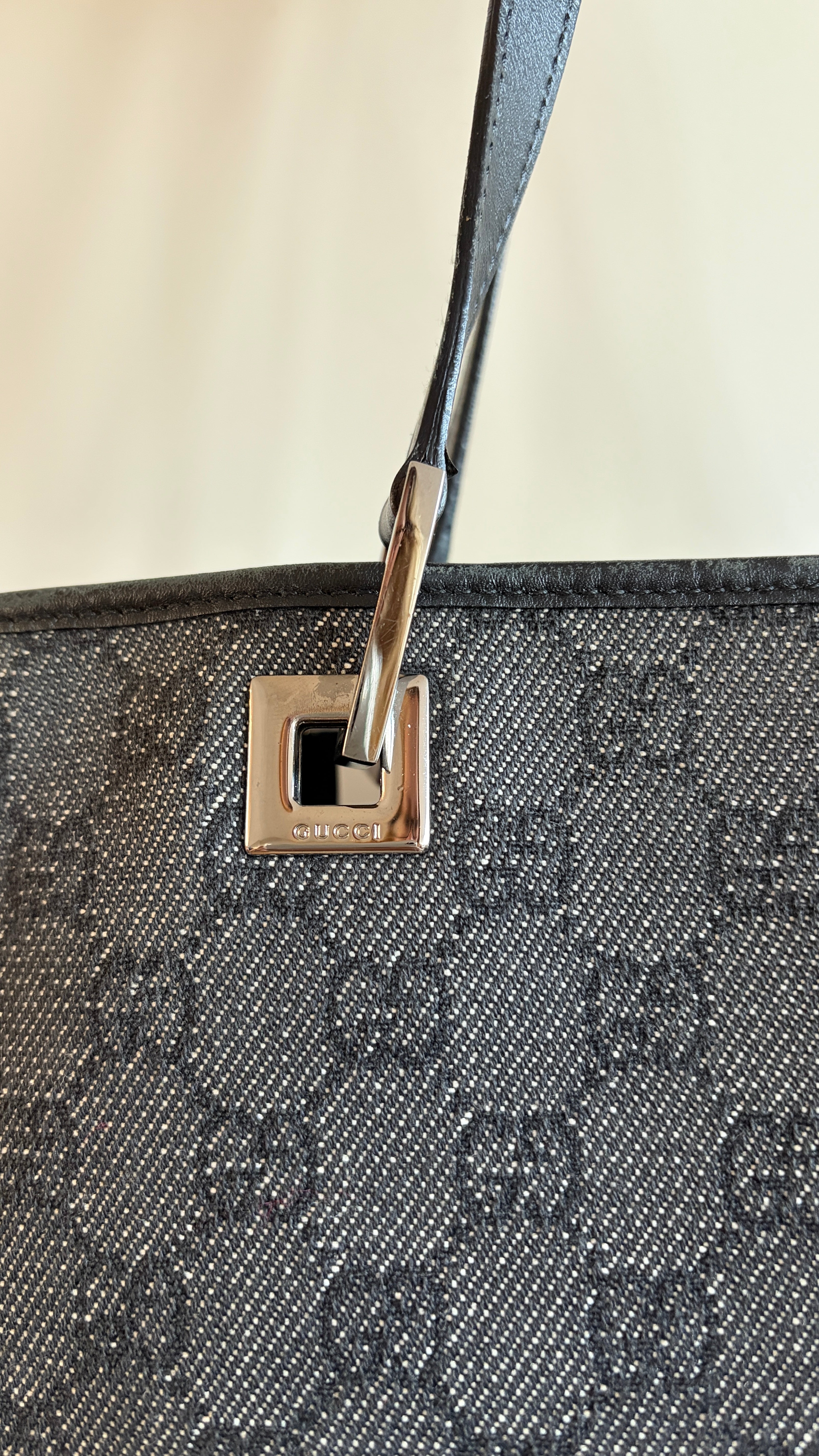 Gucci Denim Tote Bag - hardware detail