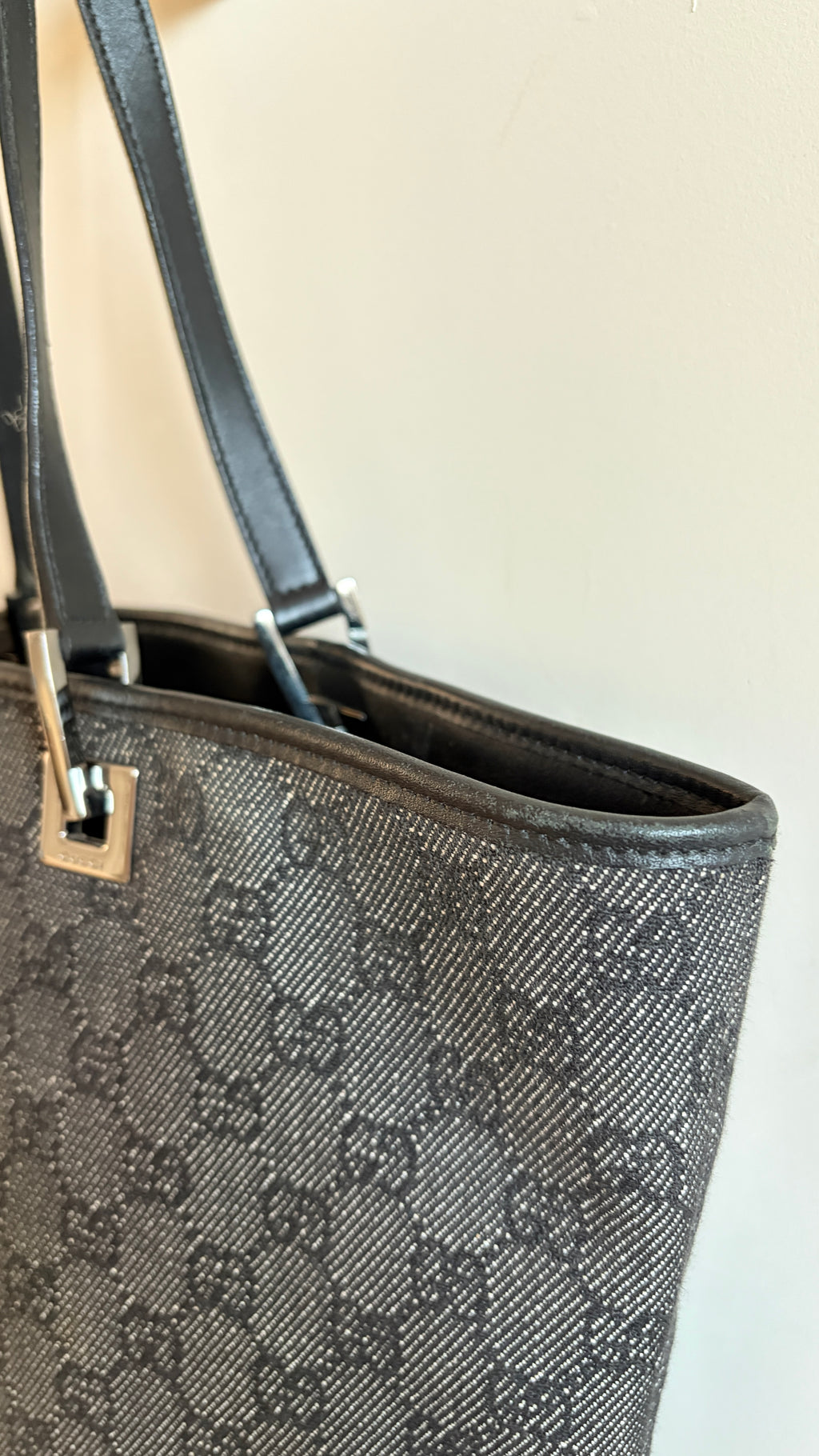 Gucci Denim Tote Bag - zijkant detail