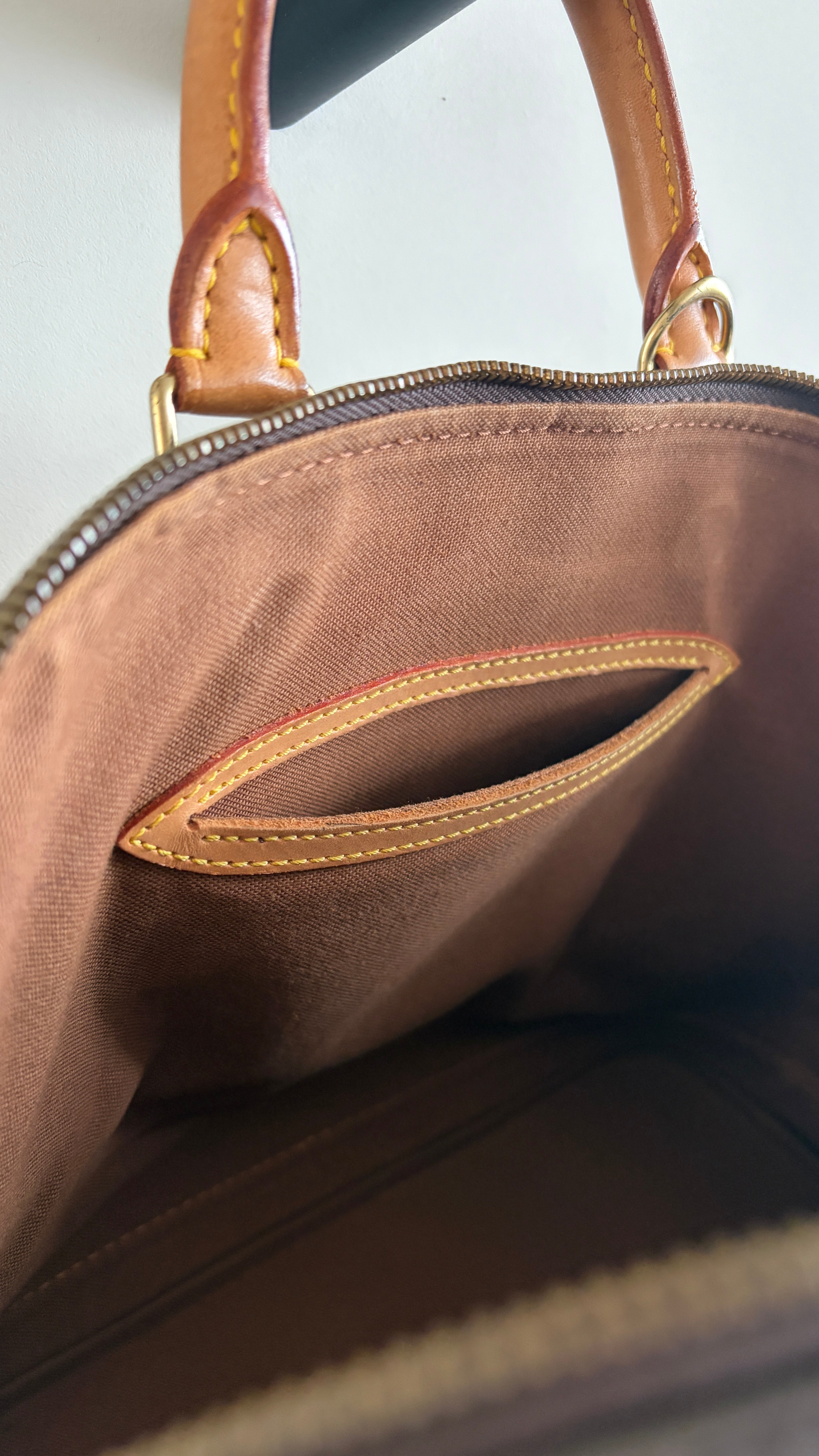 Louis Vuitton Alma - binnenkant detail zakje