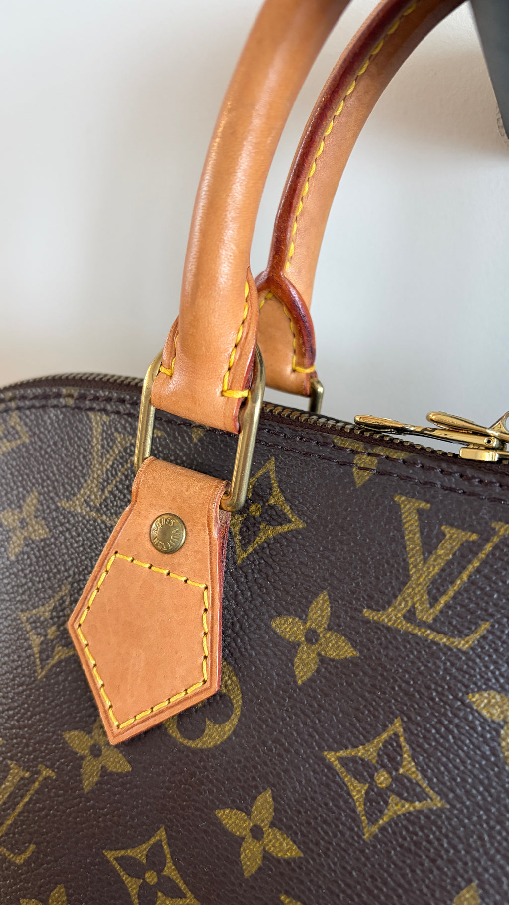 Louis Vuitton Alma - detail hengsels