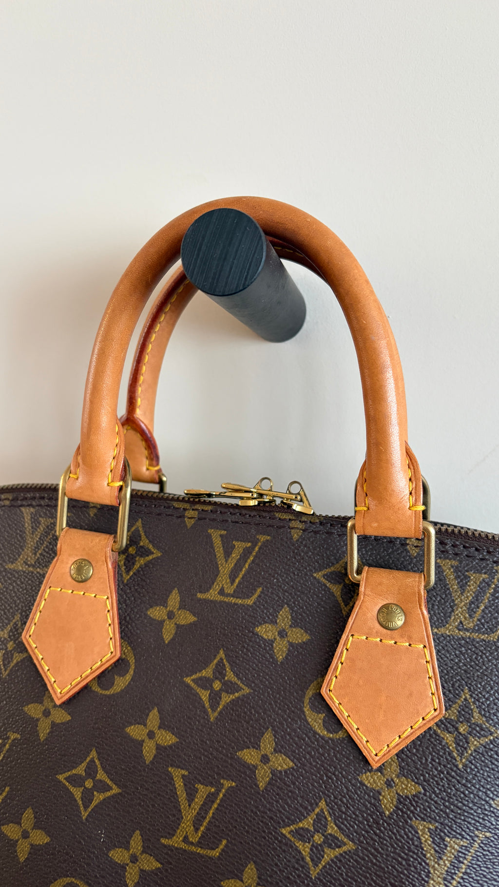 Louis Vuitton Alma - detail hengsels