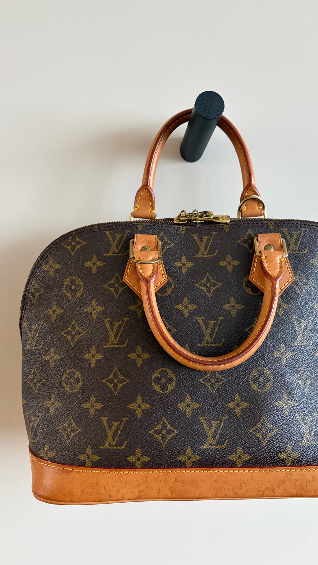Louis Vuitton Alma - voorkant detail