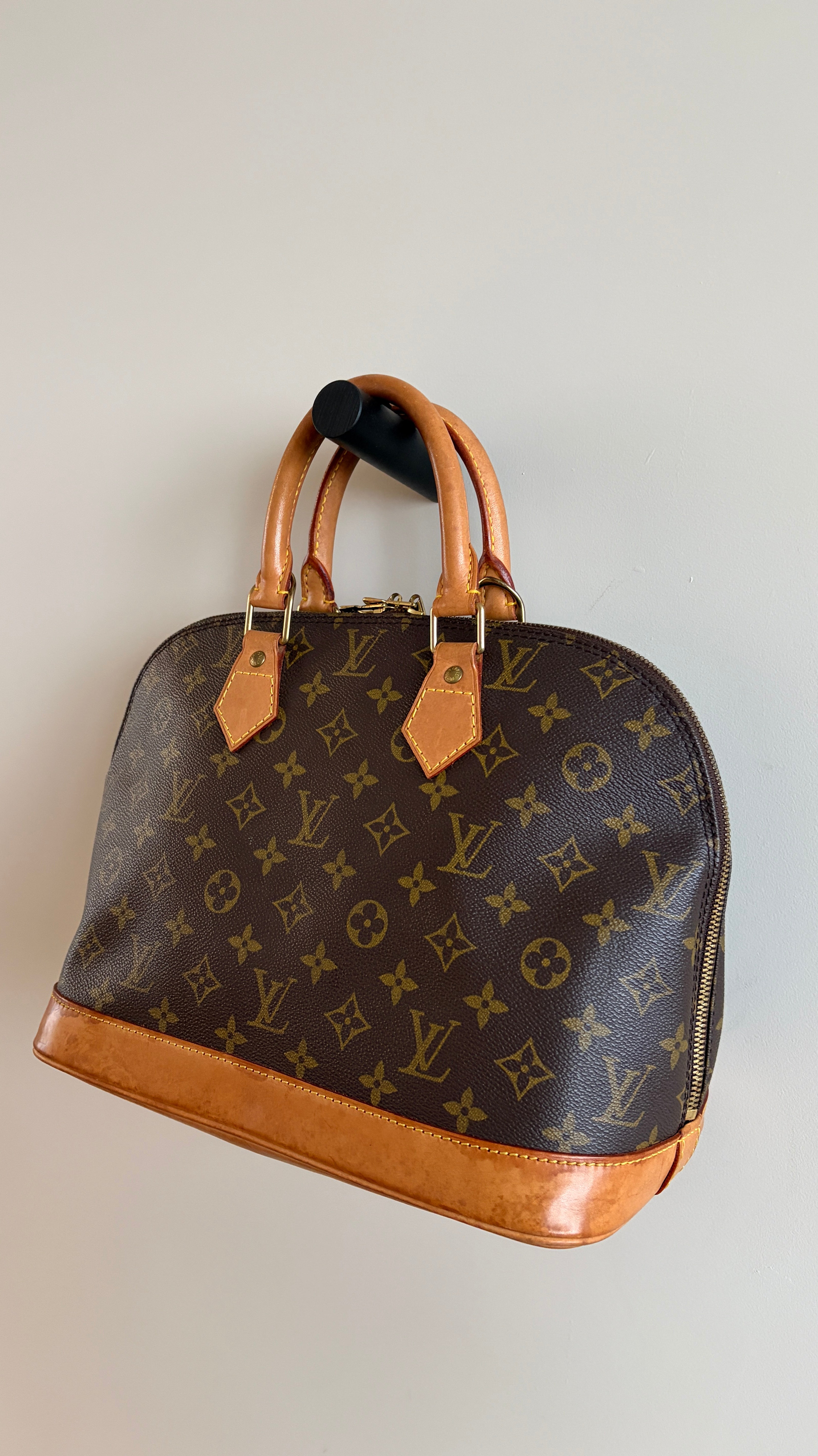 Louis Vuitton Alma - zijaanzicht