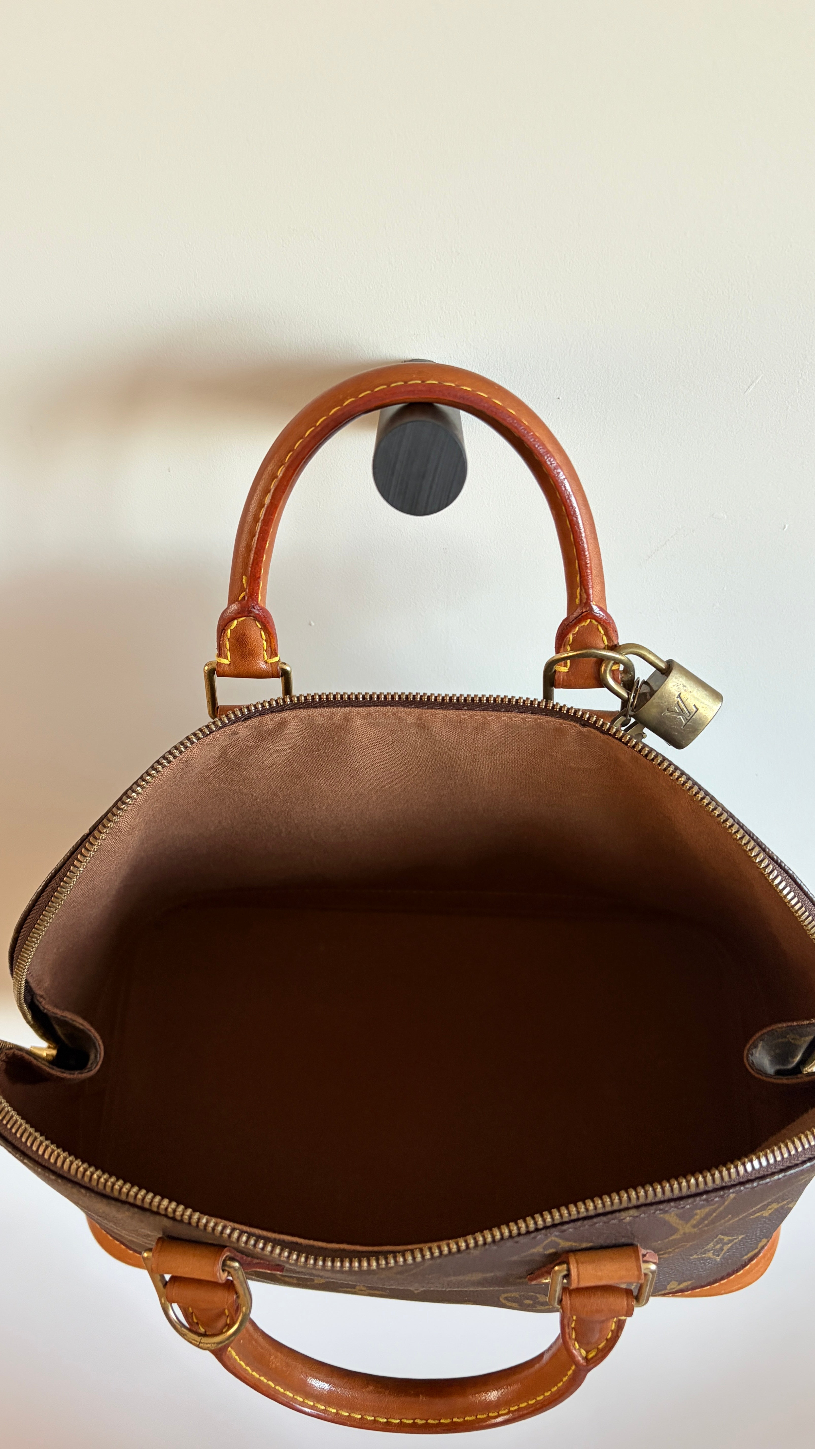 Louis Vuitton Alma PM - Binnenkant