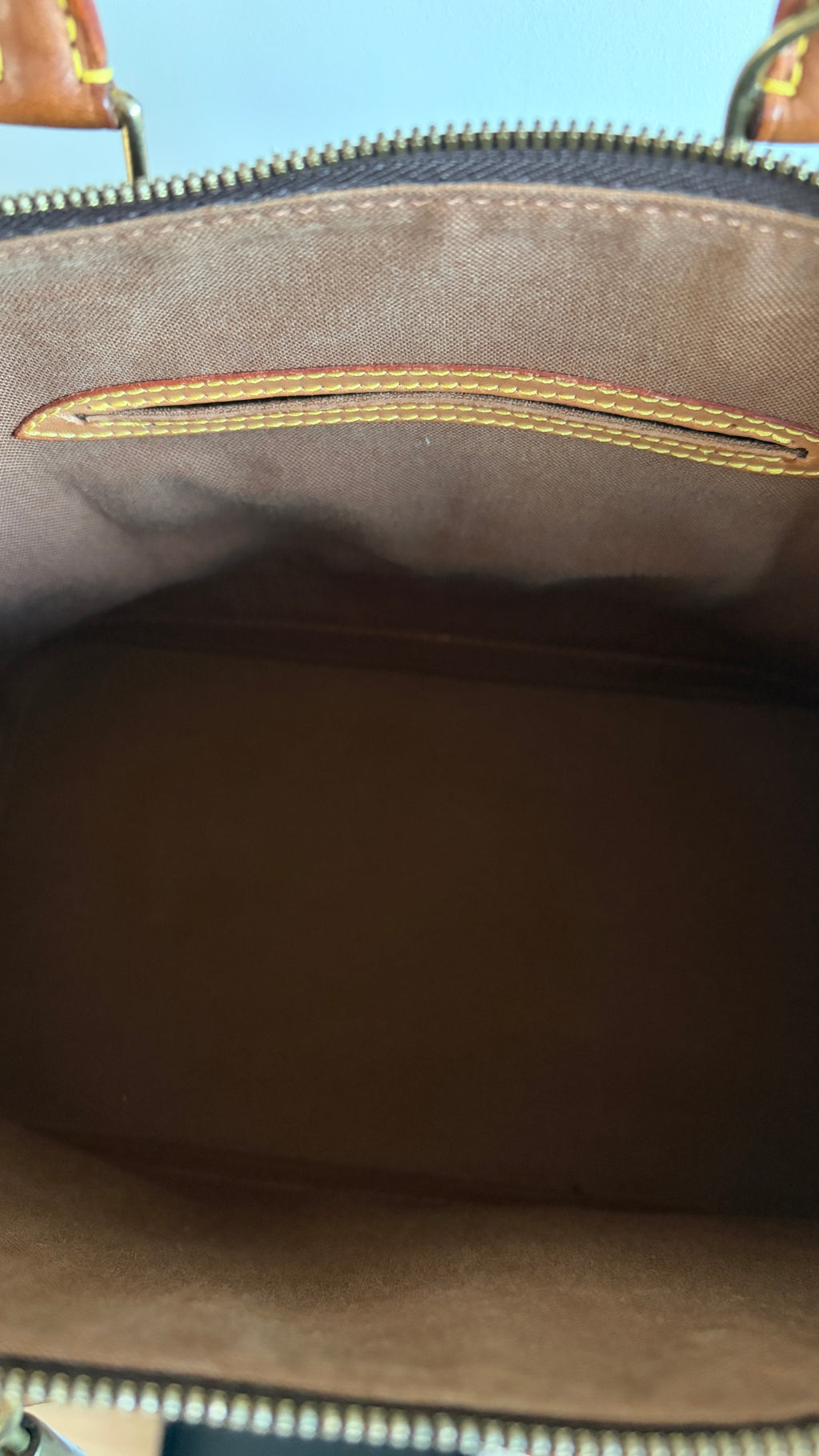 Louis Vuitton Alma PM - Detail binnenkant 2