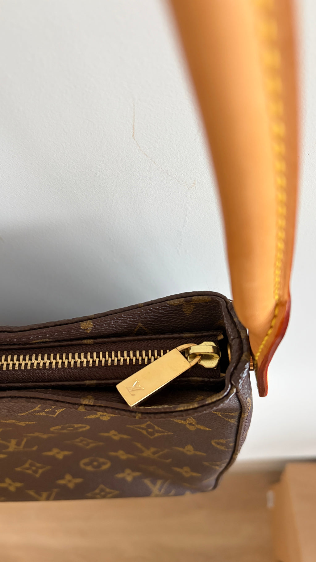 Louis Vuitton Looping MM Monogram - Detail