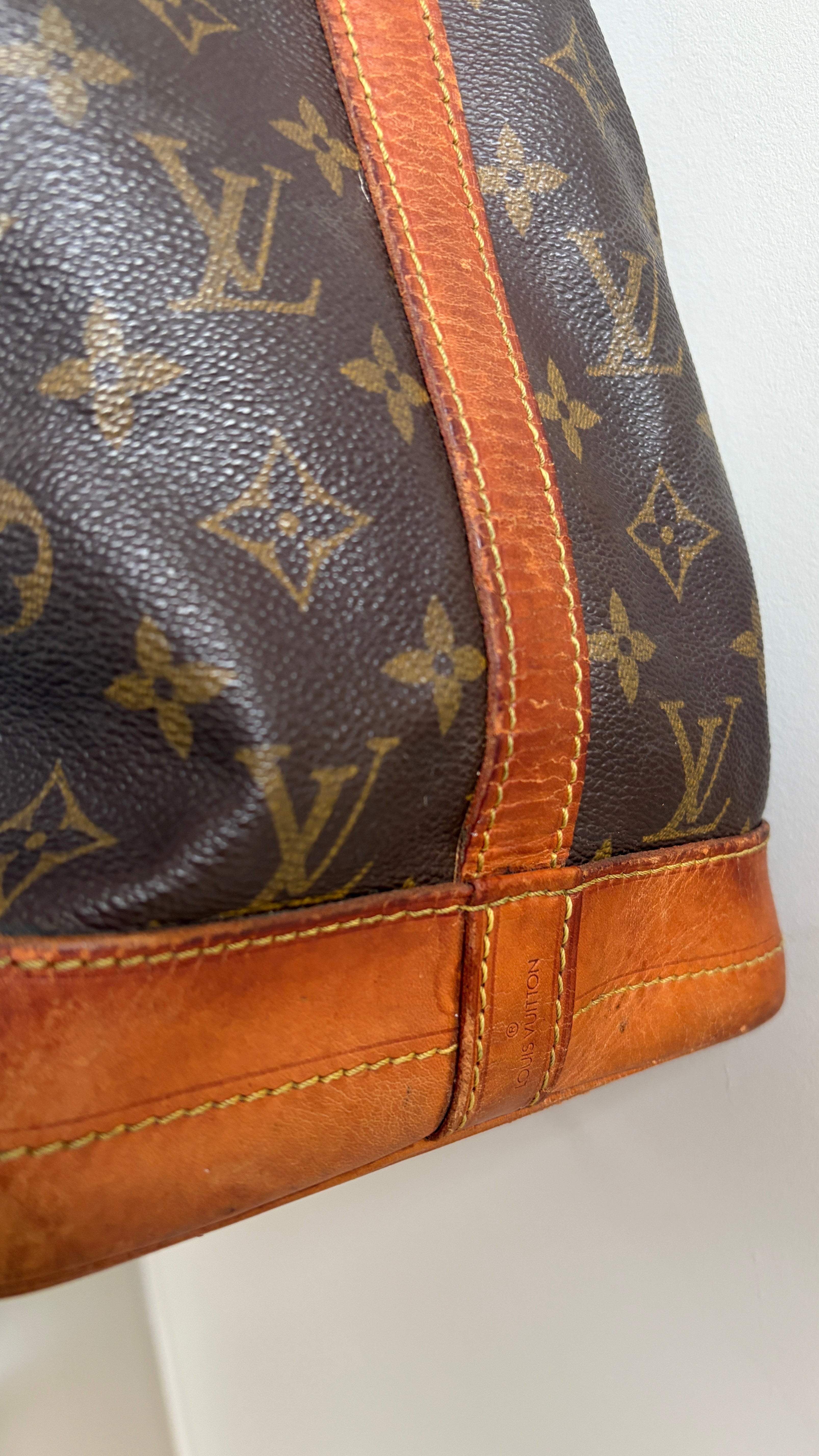 Louis Vuitton Noe - zijkant detail