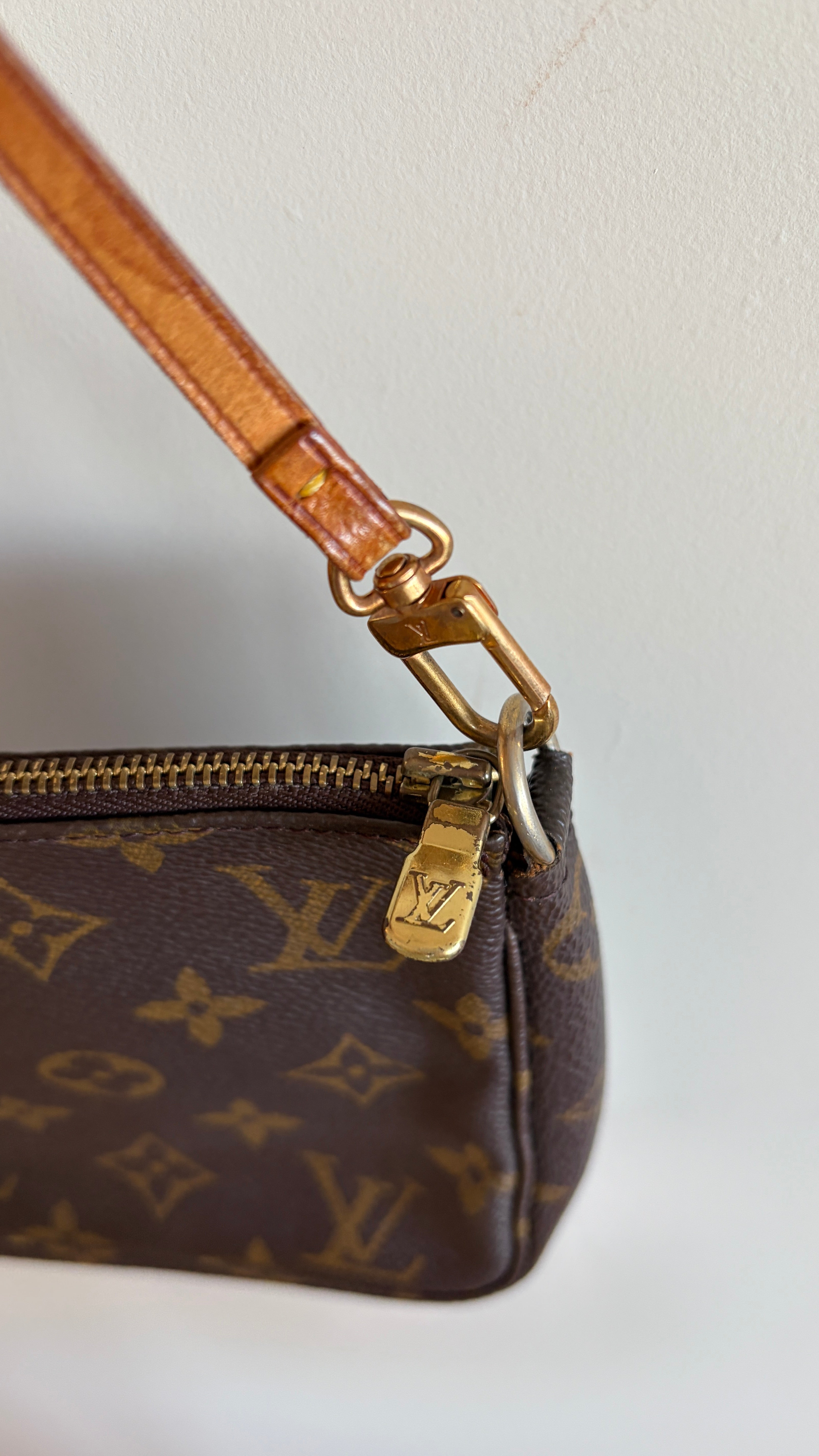 Louis Vuitton Pochette - 2000 rits