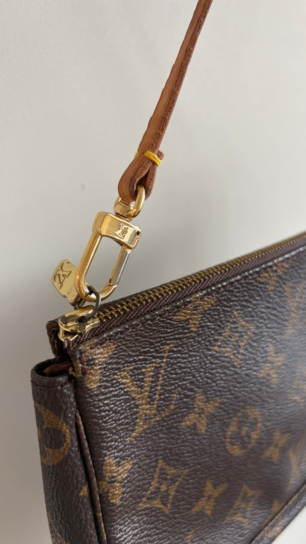 Louis Vuitton Pochette - Rits