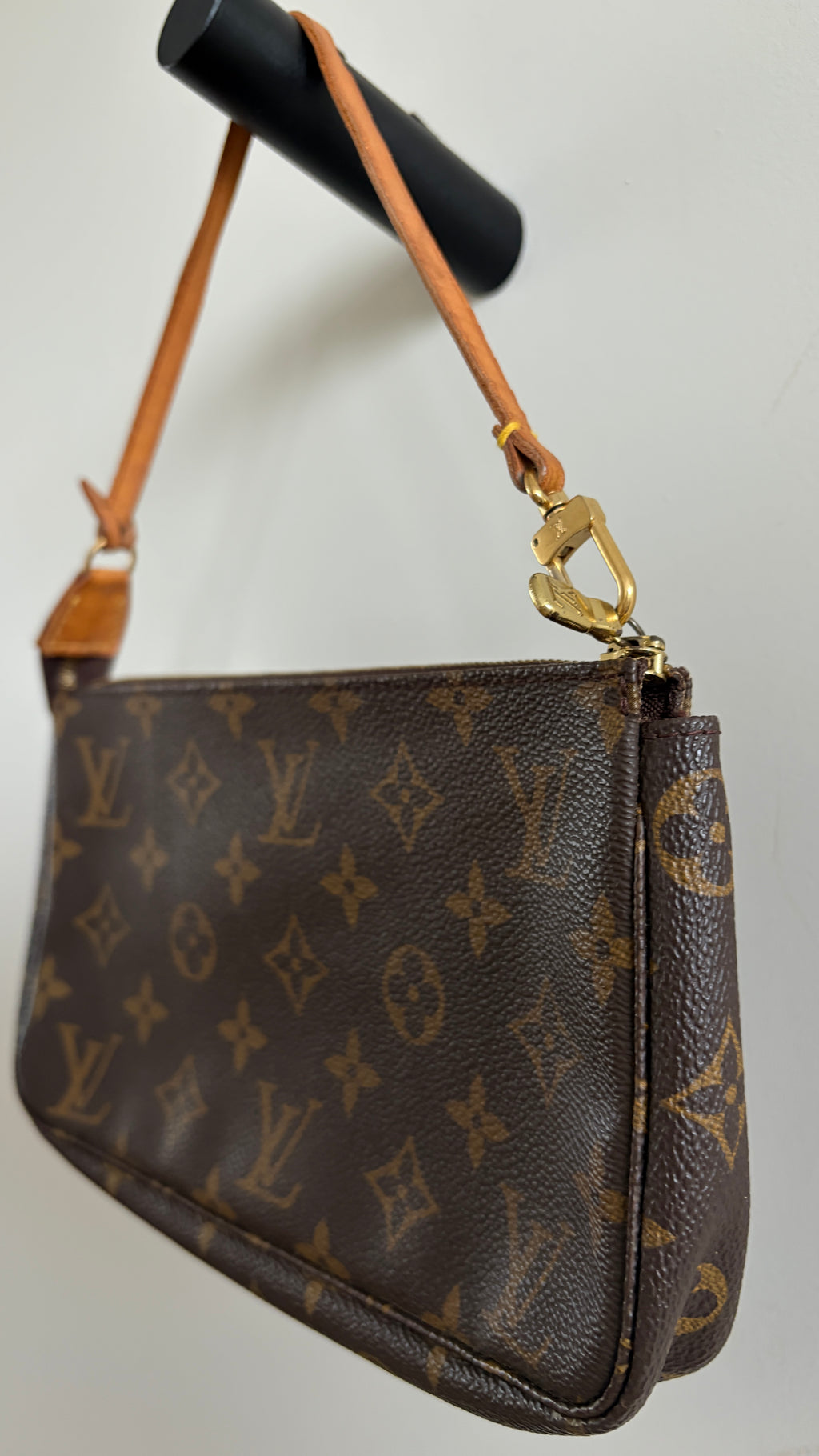 Louis Vuitton Pochette - Zijkant