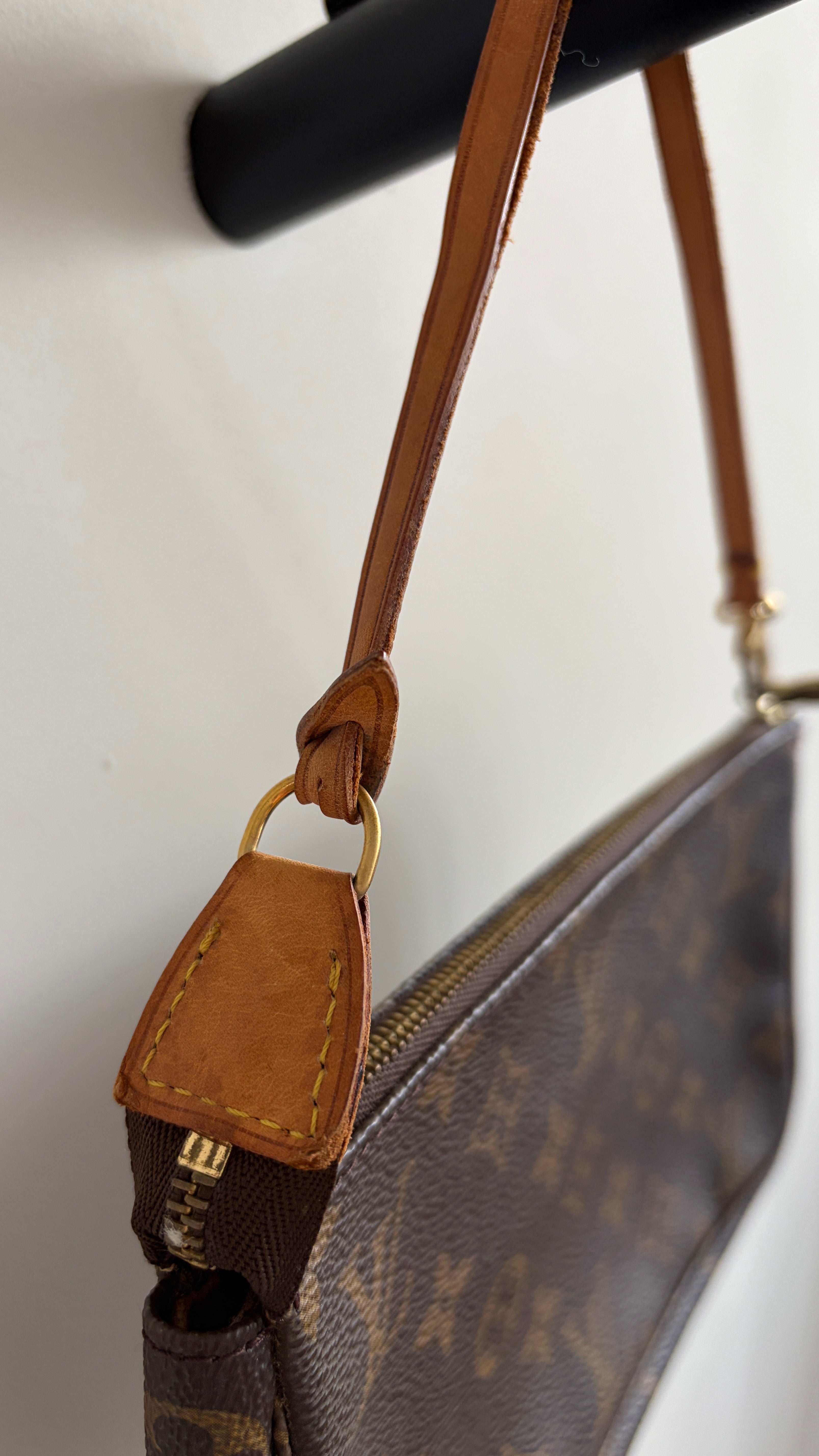 Louis Vuitton Pochette - Zijkant detail