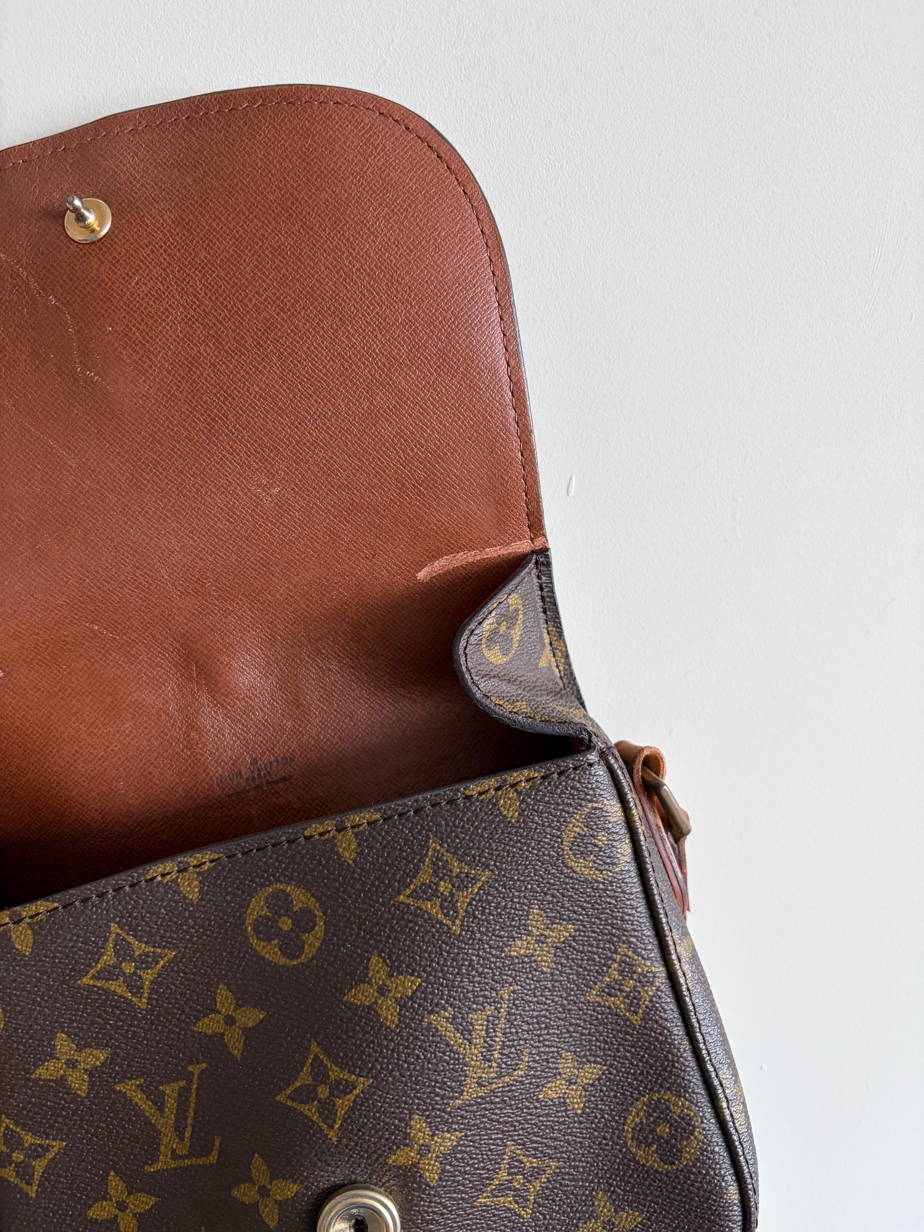 Louis Vuitton Saint Cloud - inside flap