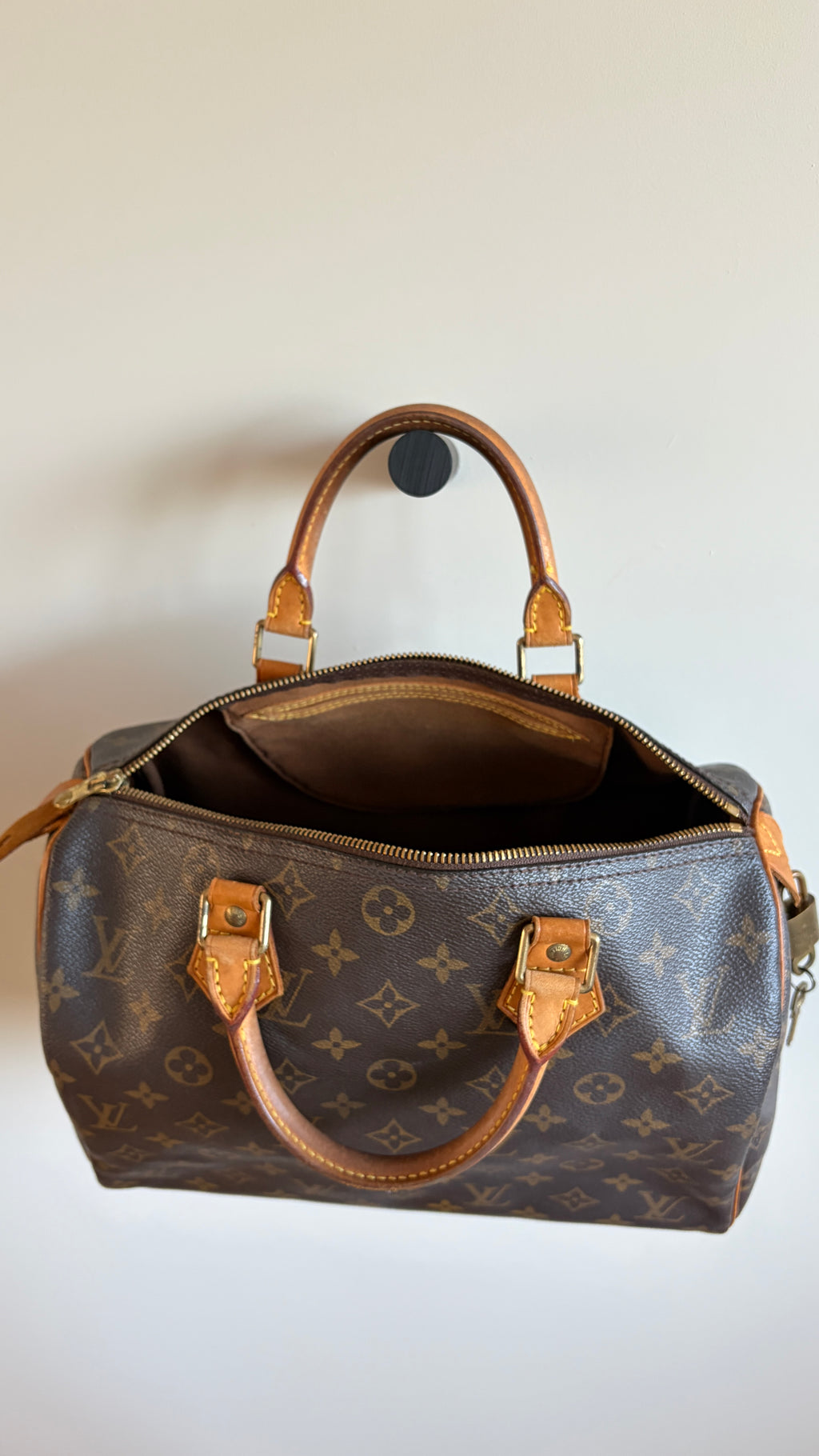 Louis Vuitton Speedy 30 - Open 2