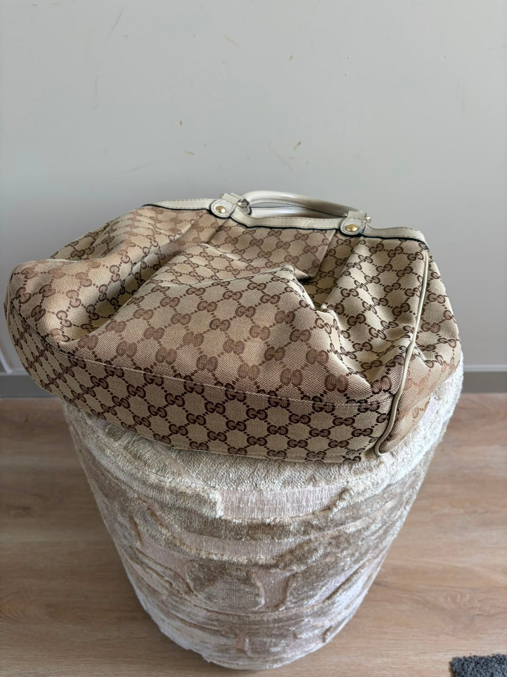 TRE104 - Gucci Sukey Tote - 8