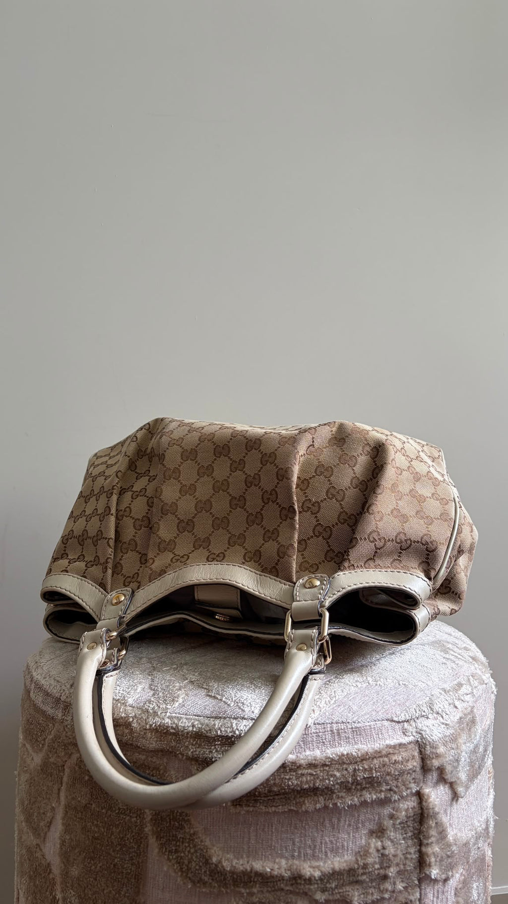 TRE104 - Gucci Sukey Tote - 10