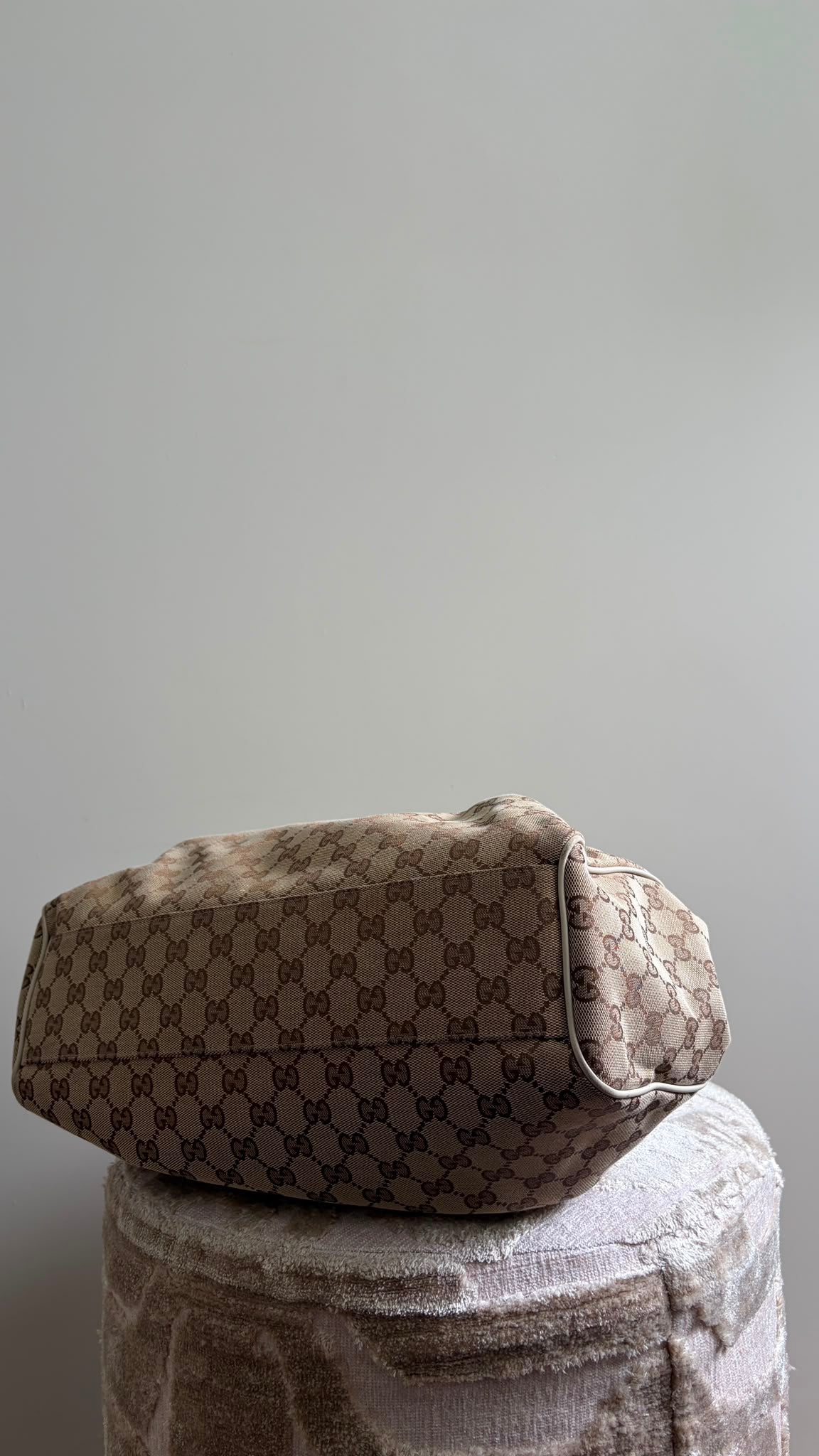 TRE104 - Gucci Sukey Tote - 11