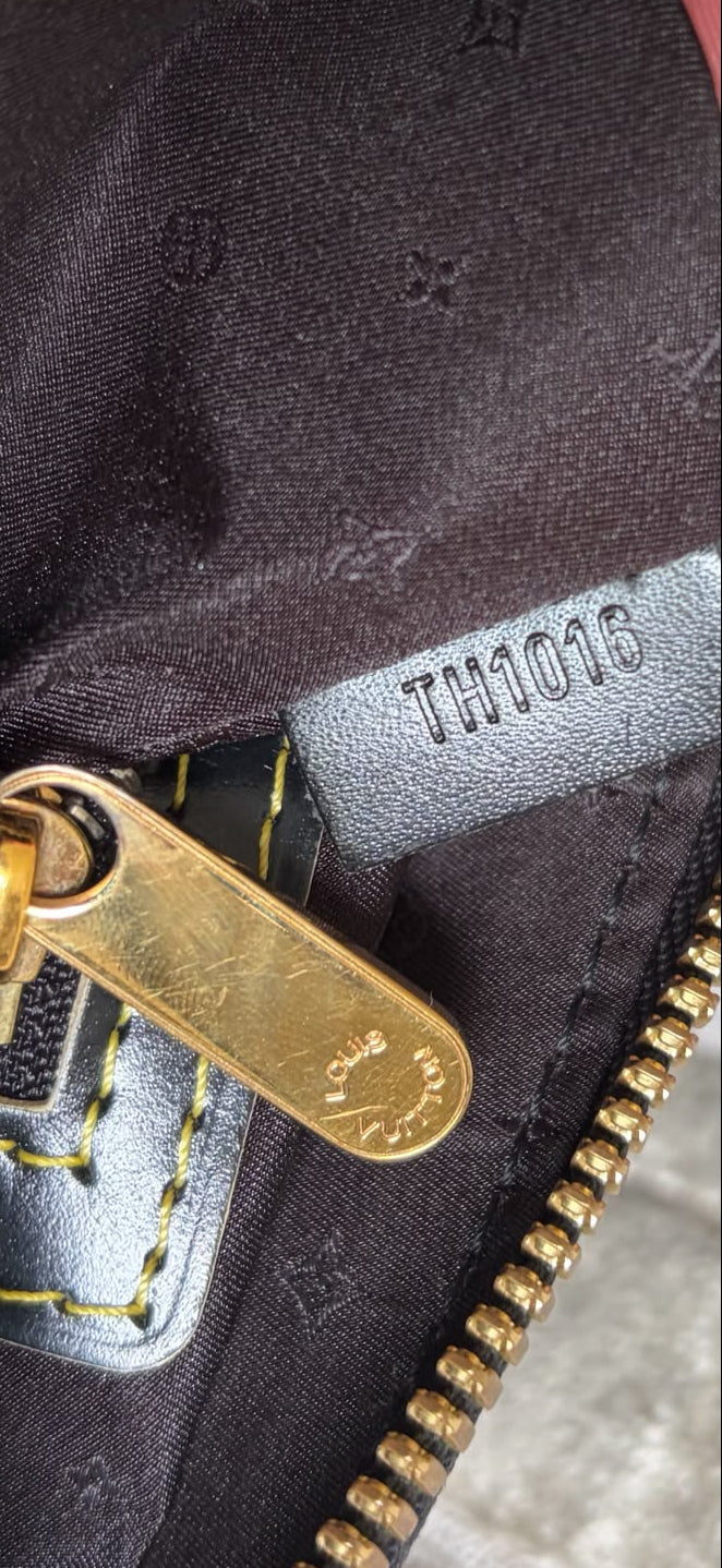 TRE107 - Louis Vuitton Suhali Lockit - 11