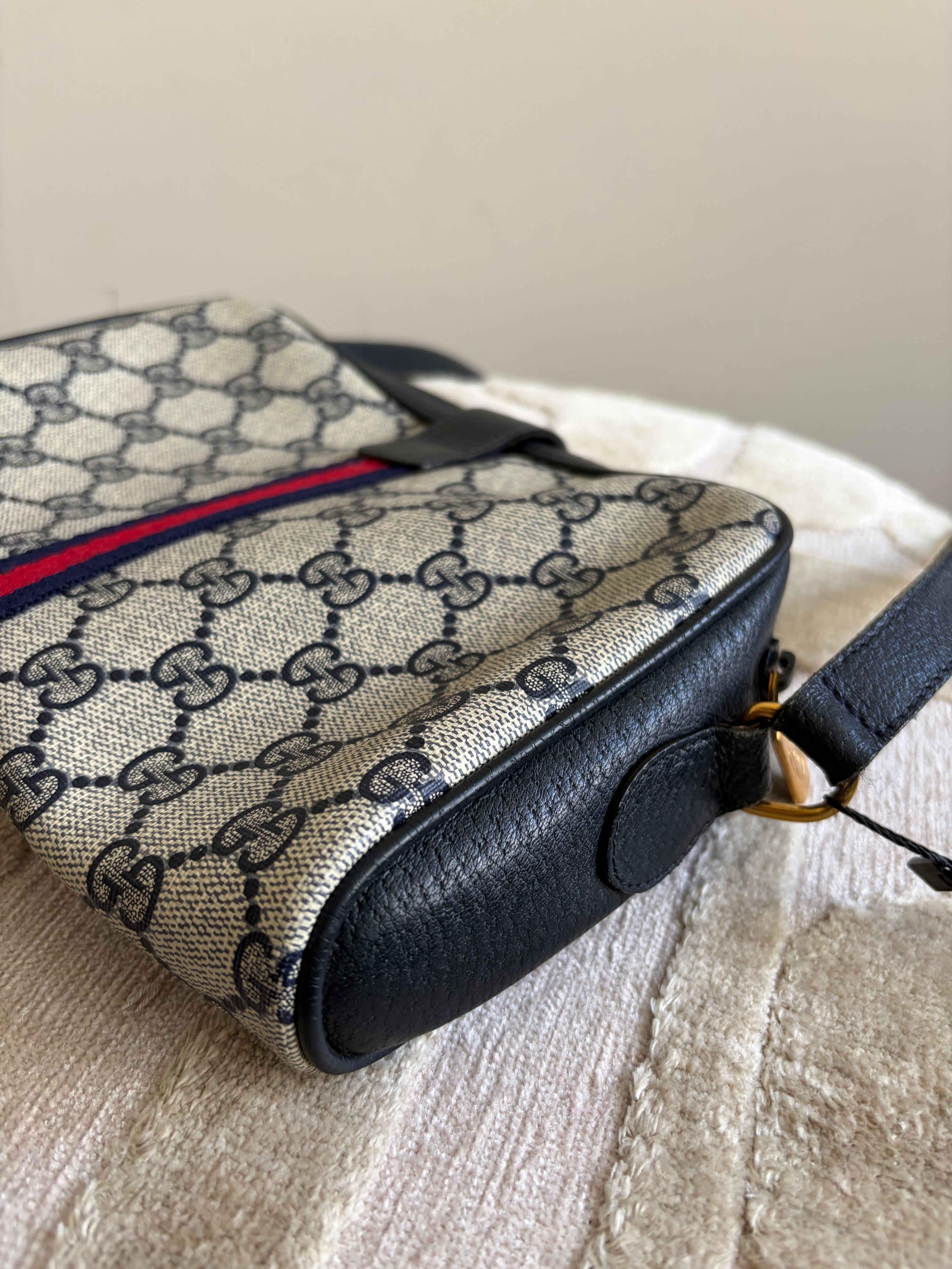 TRE121_Gucci_sherry_productfoto3