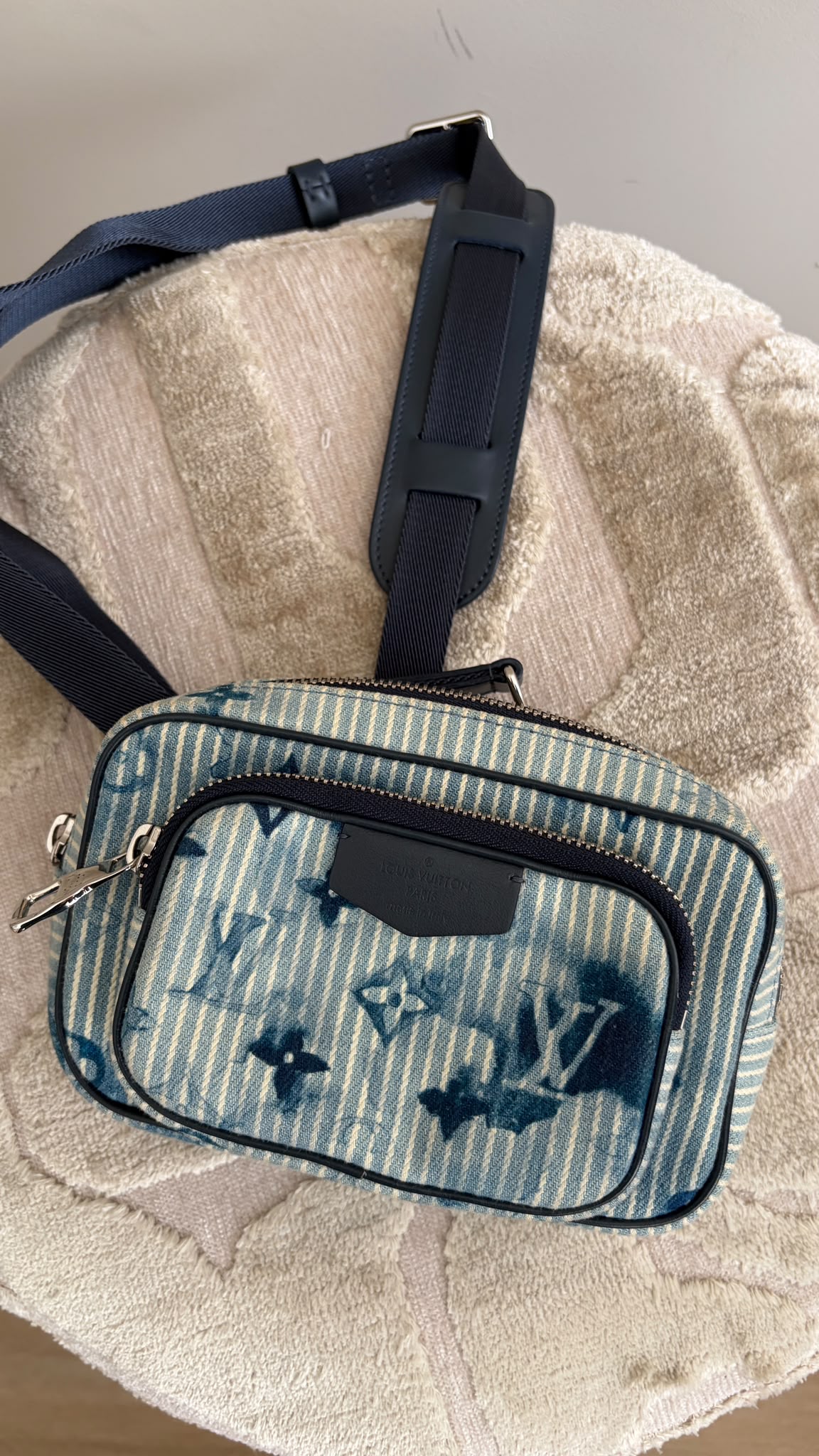 TRE128 - Louis Vuitton Monogram Watercolor Hickory Stripes Outdoor Pouch - 4