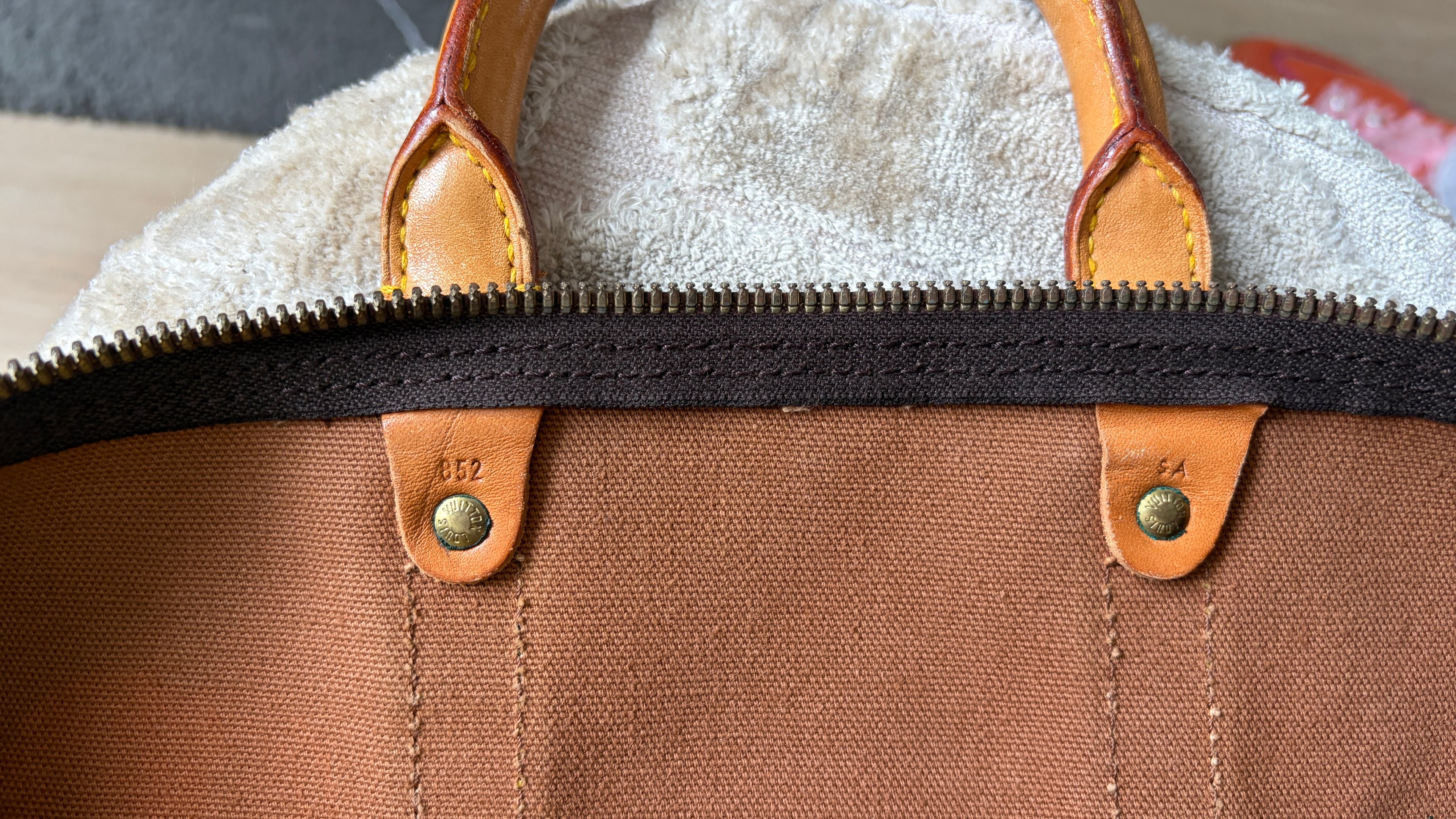 TRE34 - Louis Vuitton Keepall 45 - productfoto 14