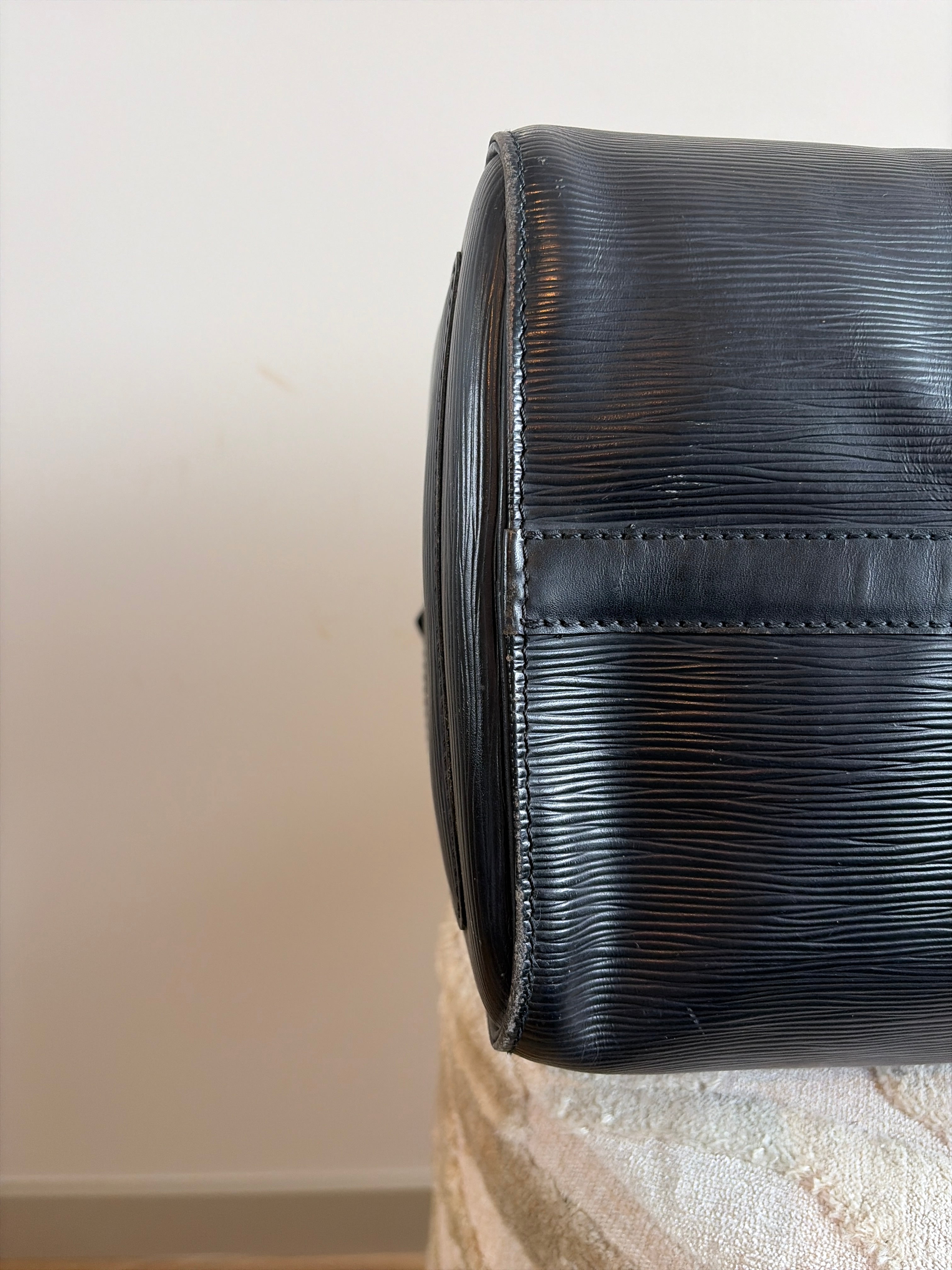 TRE39 - Louis Vuitton Keepall 45 Epi Black - productfoto 10