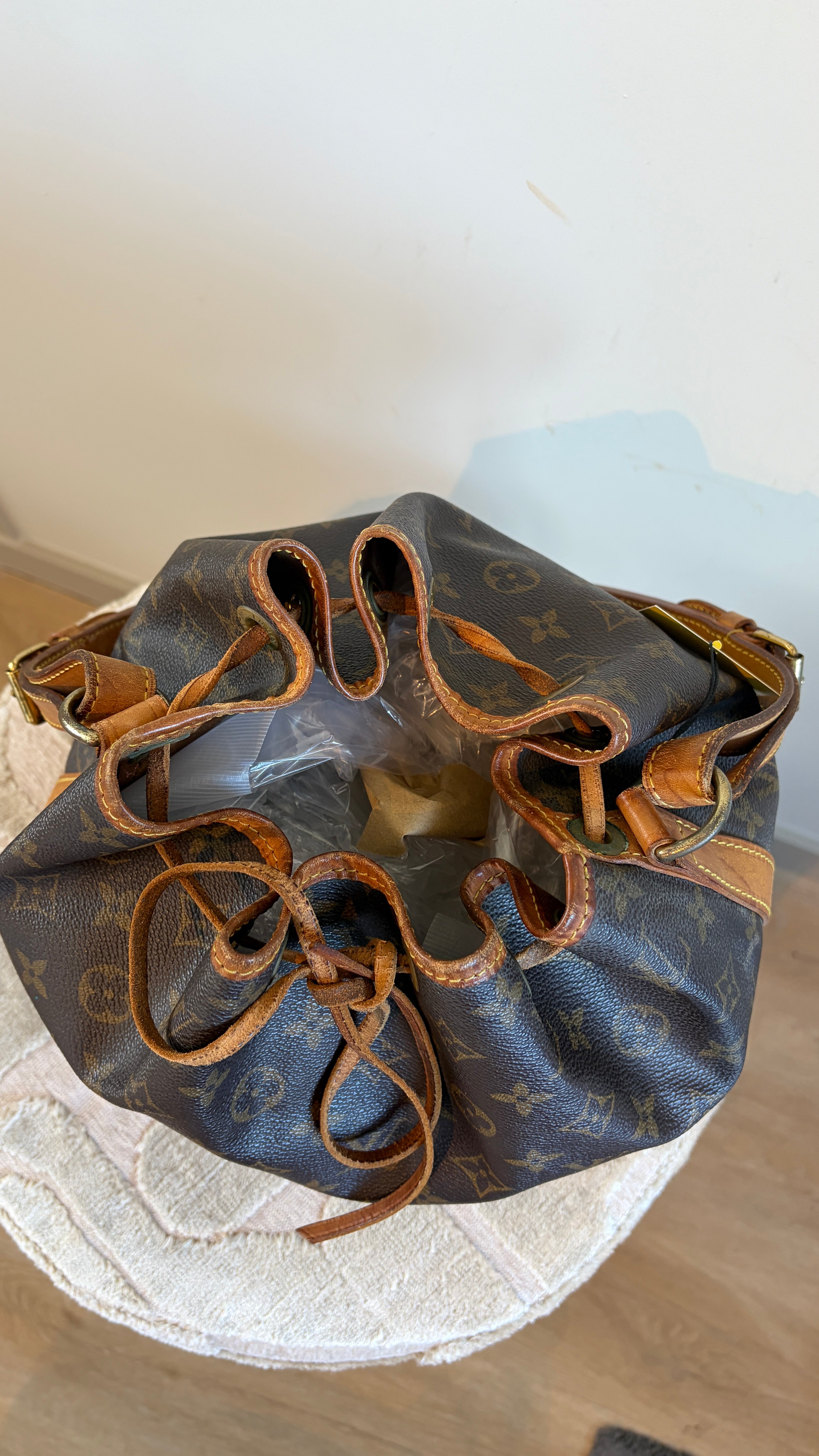 TRE44 - Louis Vuitton Petit Noe - productfoto 12