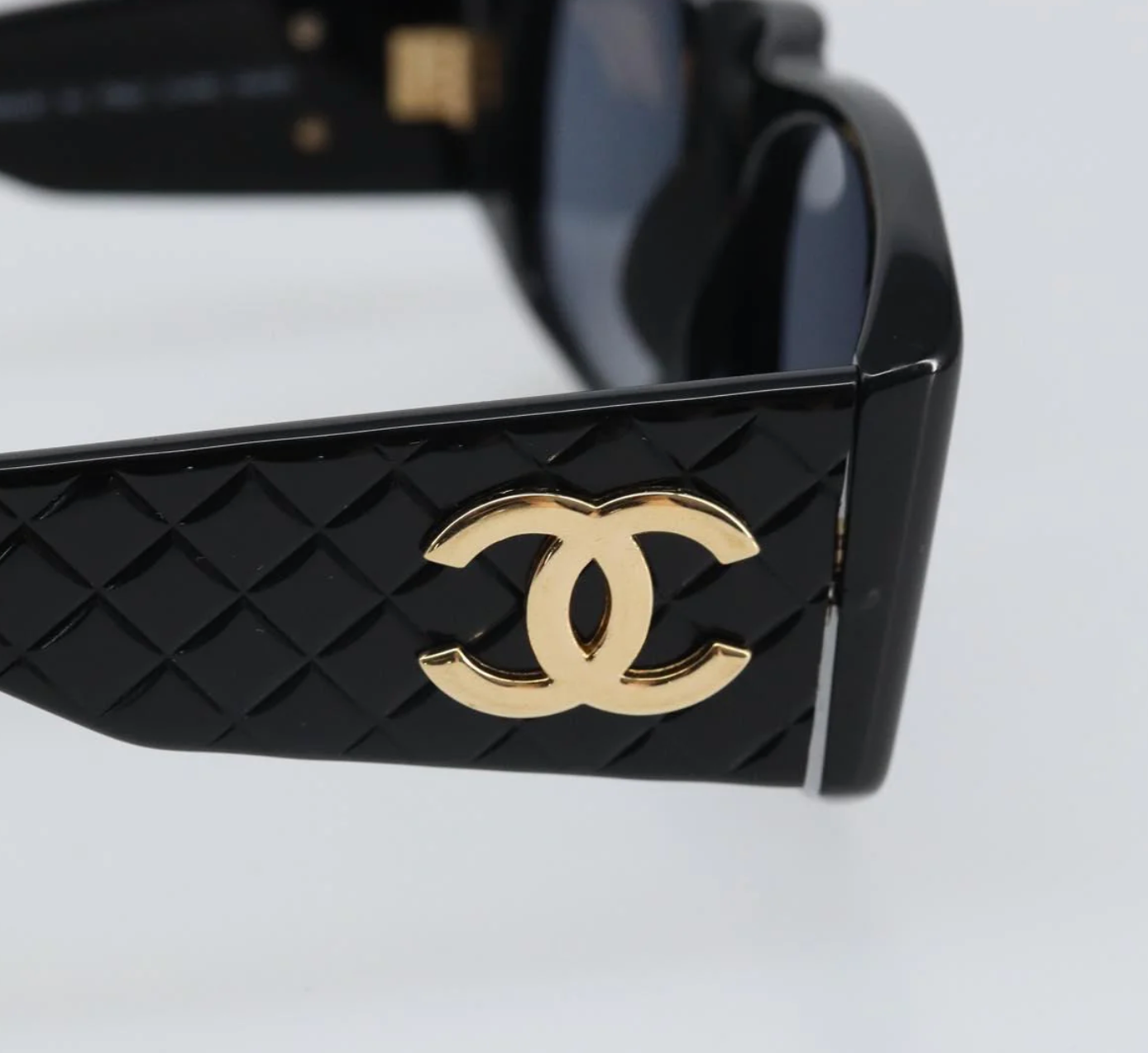 TRE48 - Chanel sunglasses plastic black CC - 7
