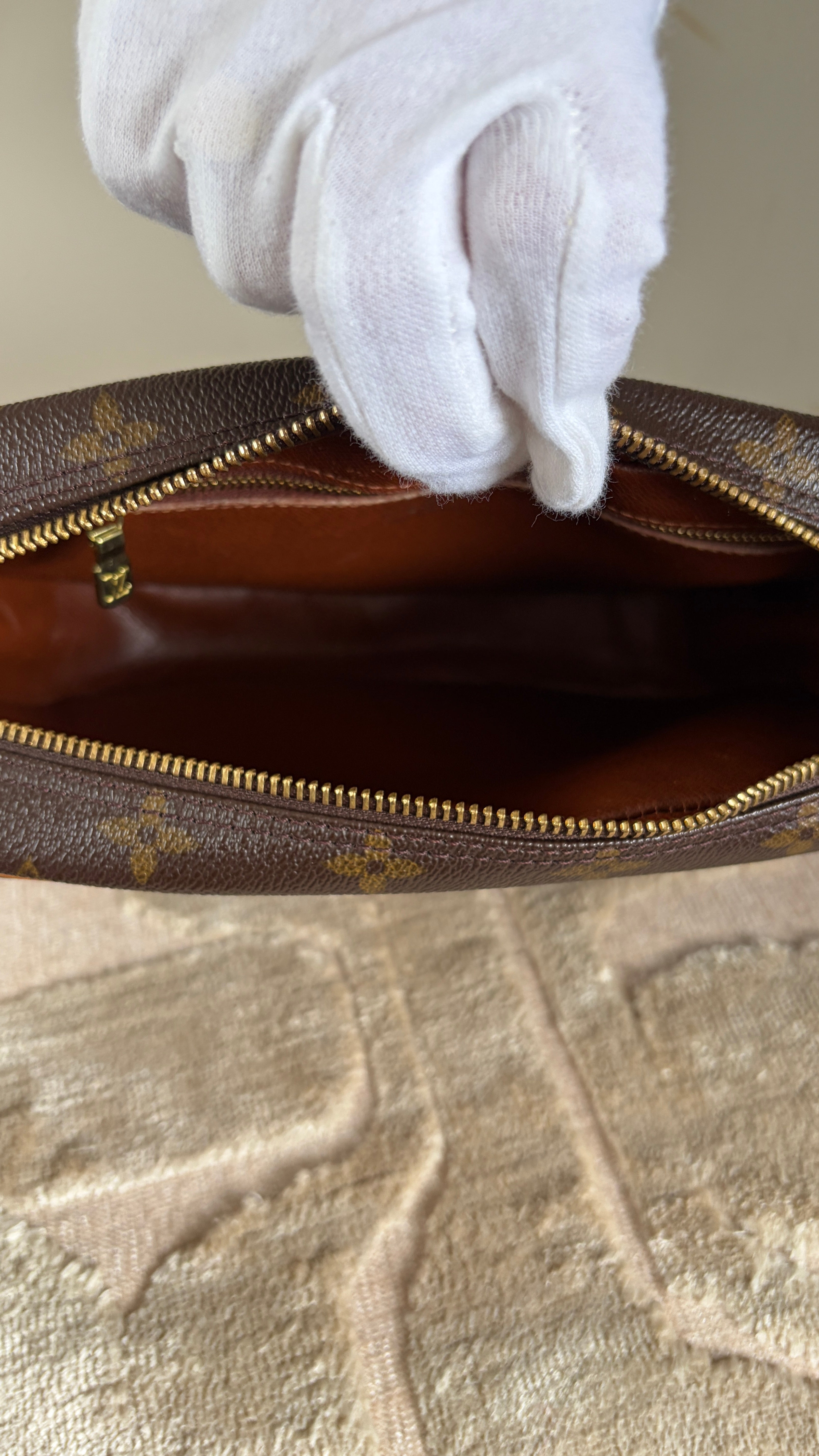 TRE51 - Louis Vuitton Jeune Fille MM - 10