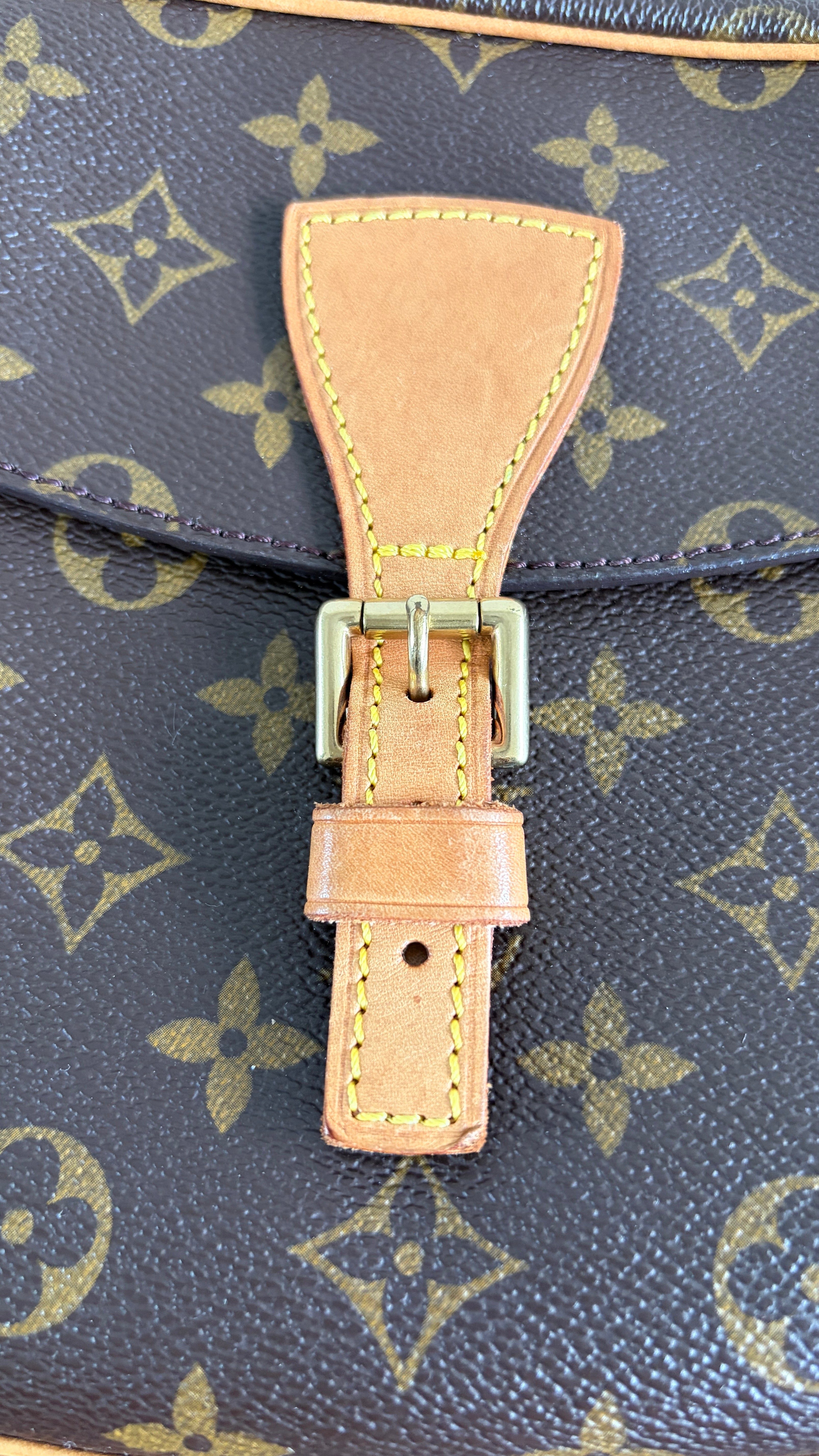 TRE51 - Louis Vuitton Jeune Fille MM - 13