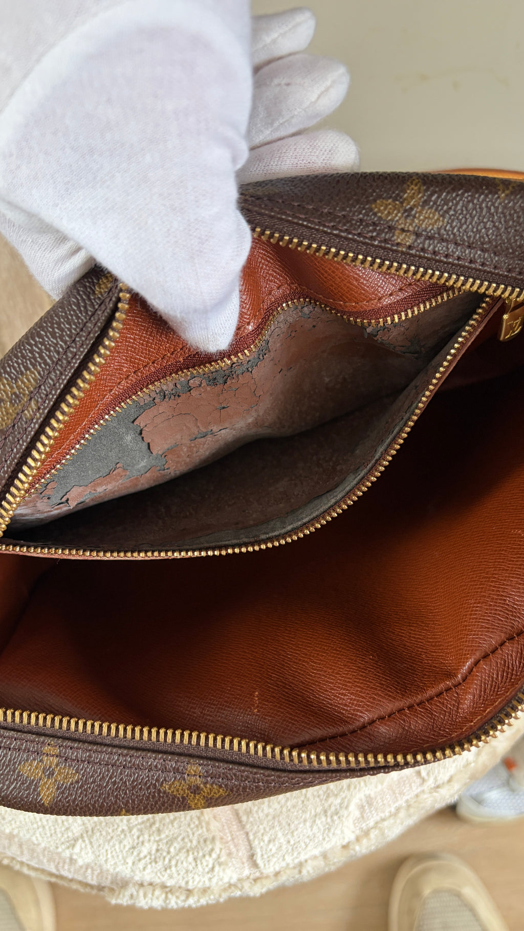 TRE51 - Louis Vuitton Jeune Fille MM - 17