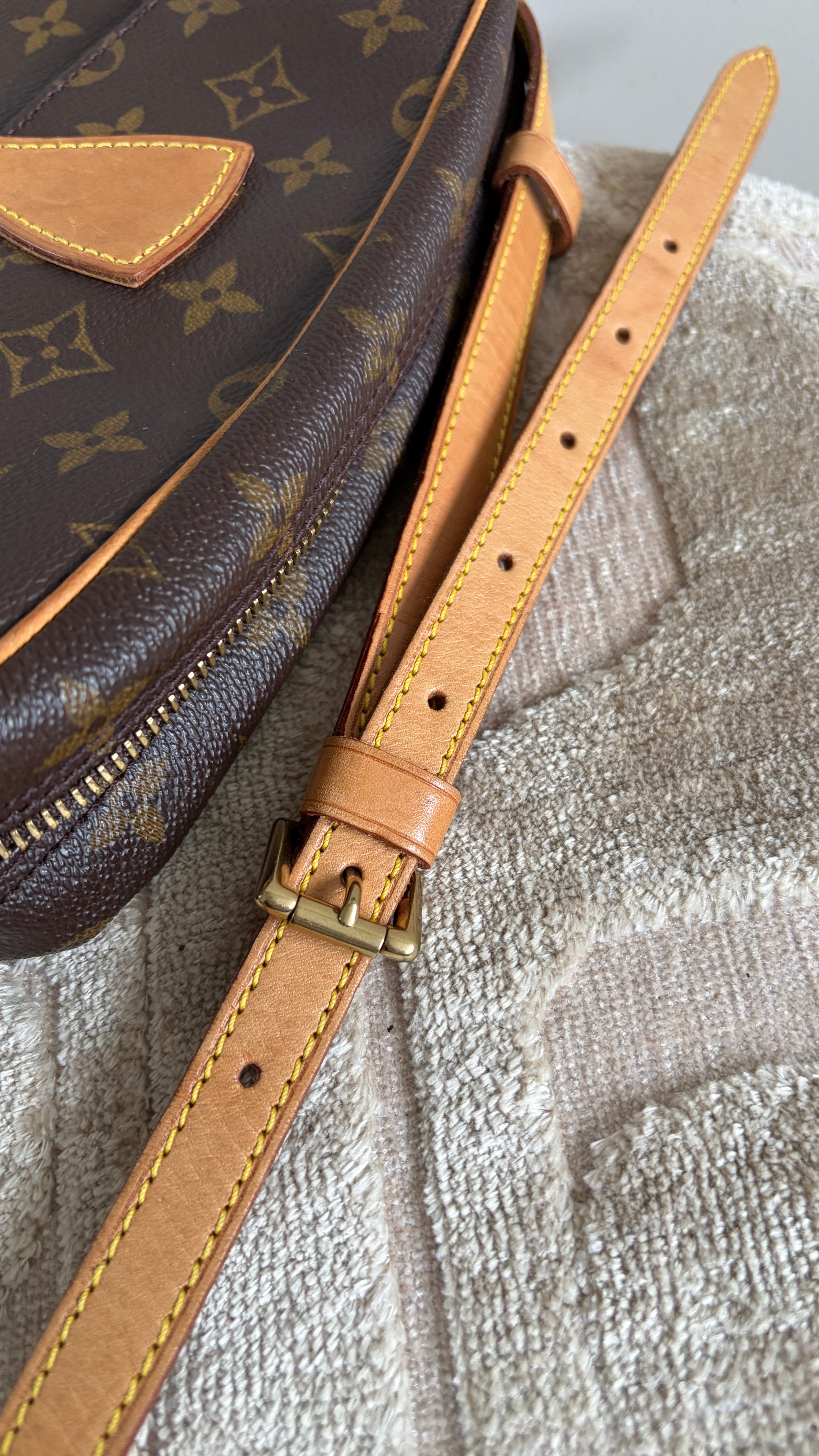 TRE51 - Louis Vuitton Jeune Fille MM - 21