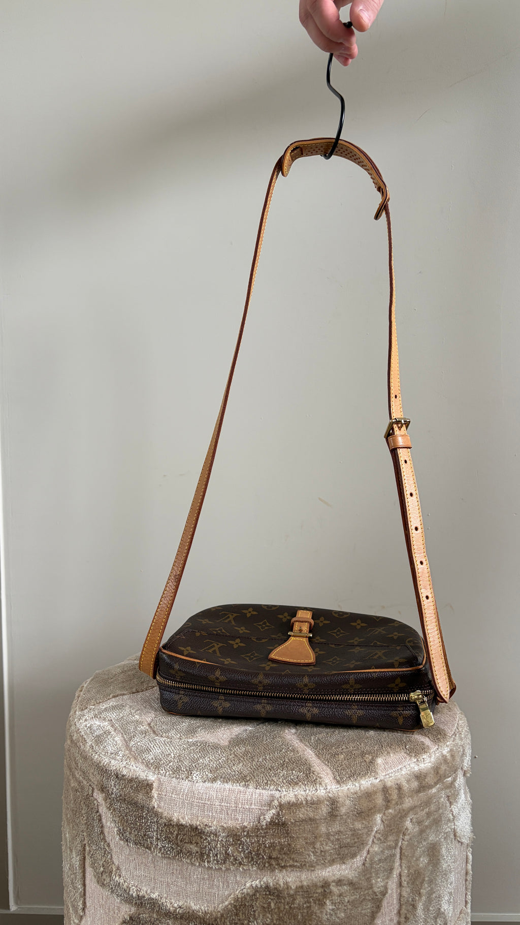 TRE51 - Louis Vuitton Jeune Fille MM - 6
