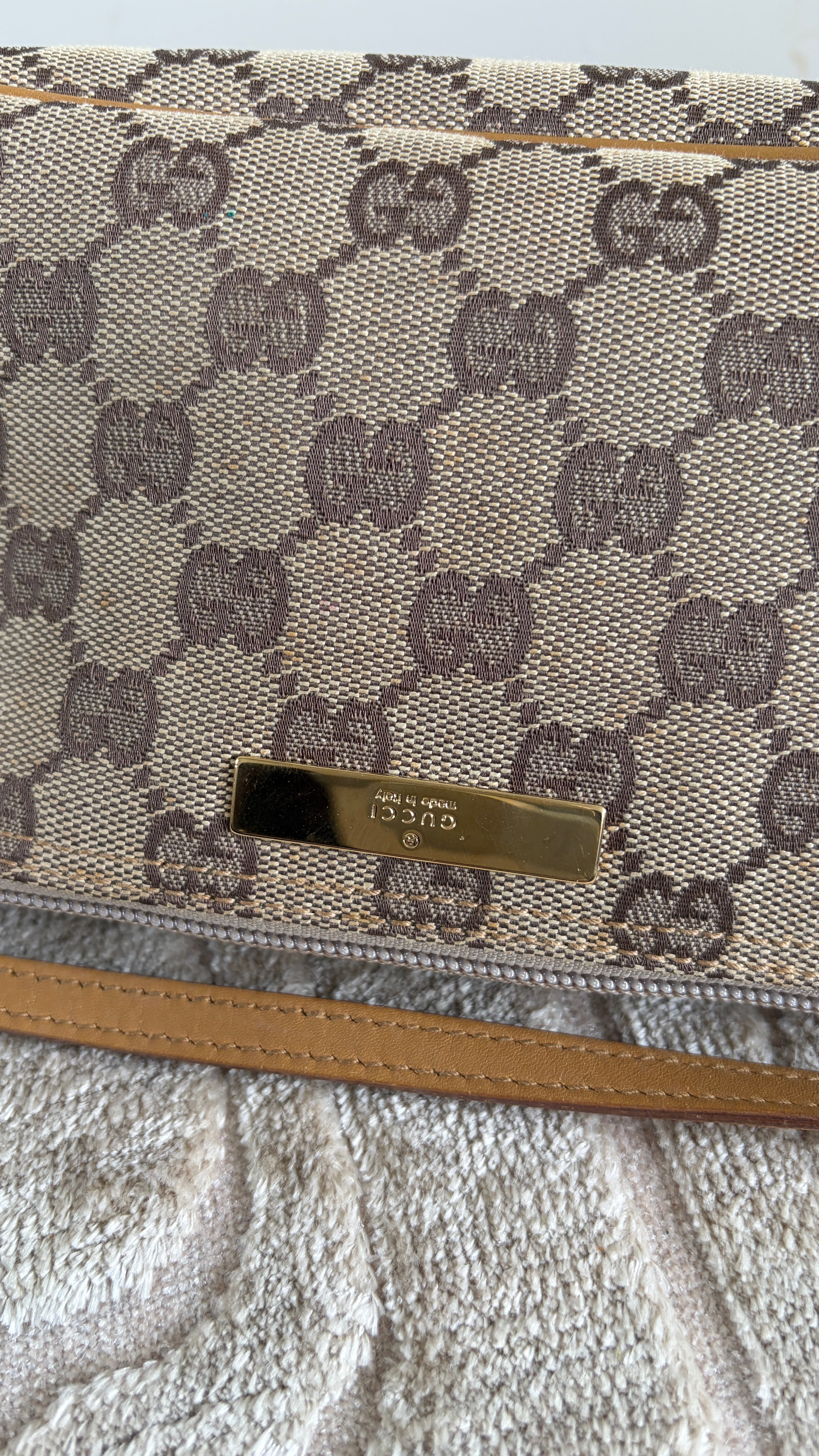 TRE54 - Gucci Boat Bag beige - 11