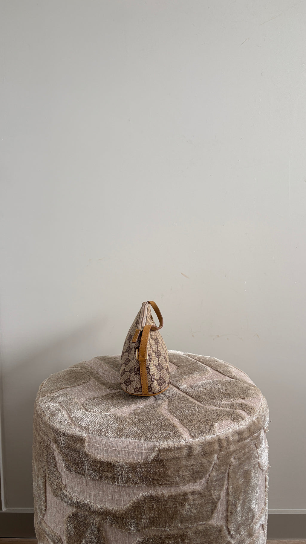 TRE54 - Gucci Boat Bag beige - 2