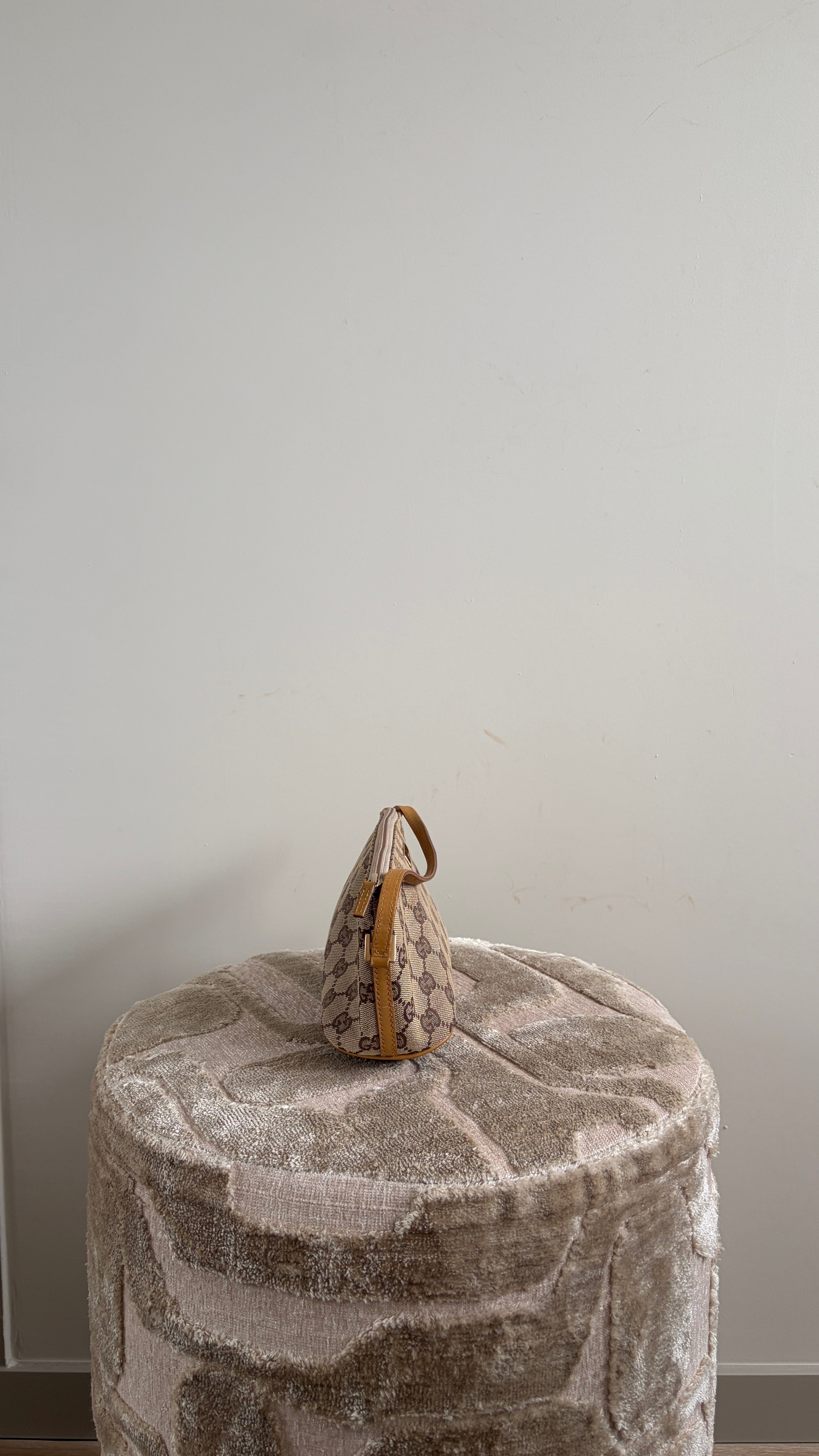TRE54 - Gucci Boat Bag beige - 2