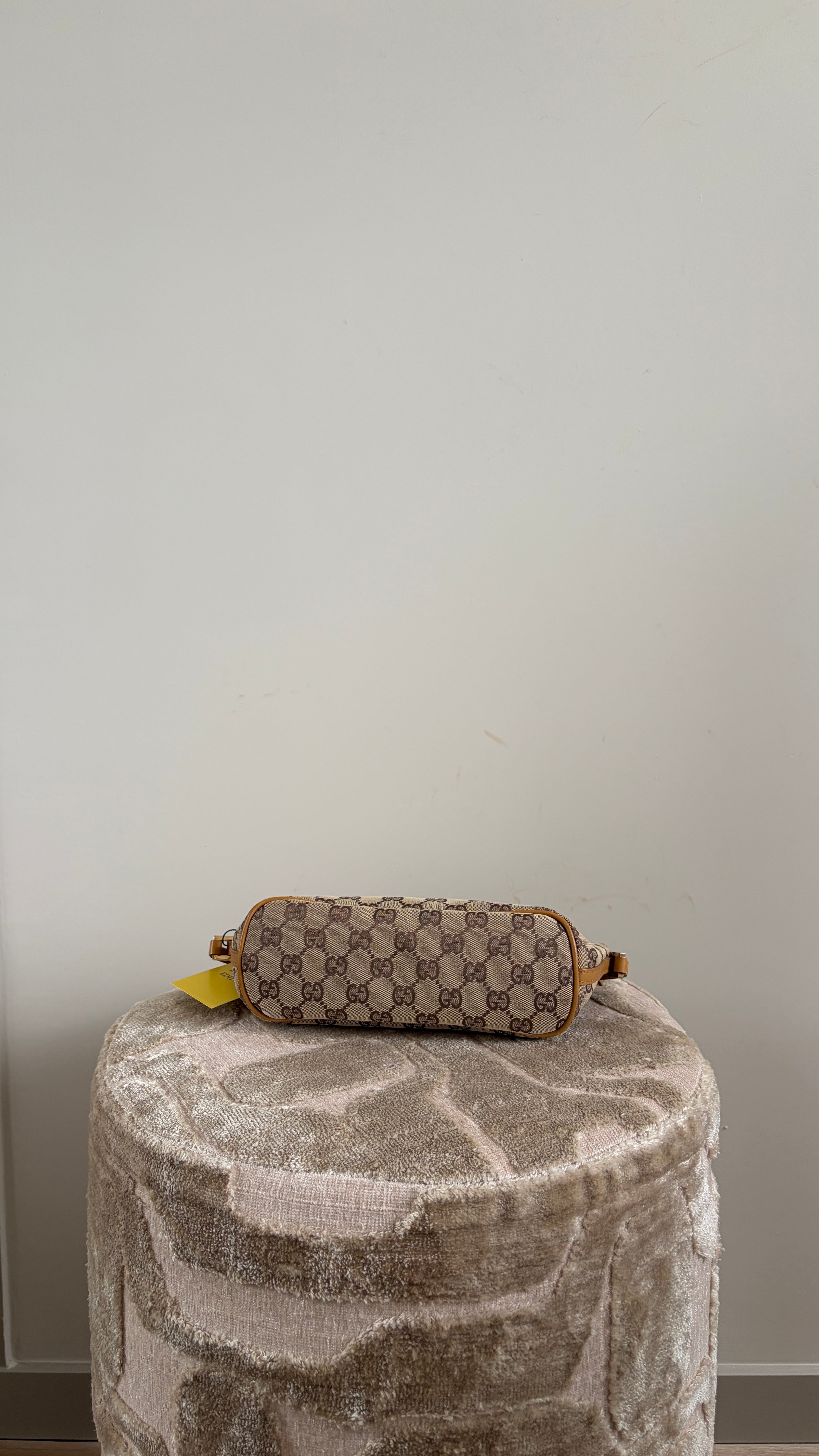 TRE54 - Gucci Boat Bag beige - 5