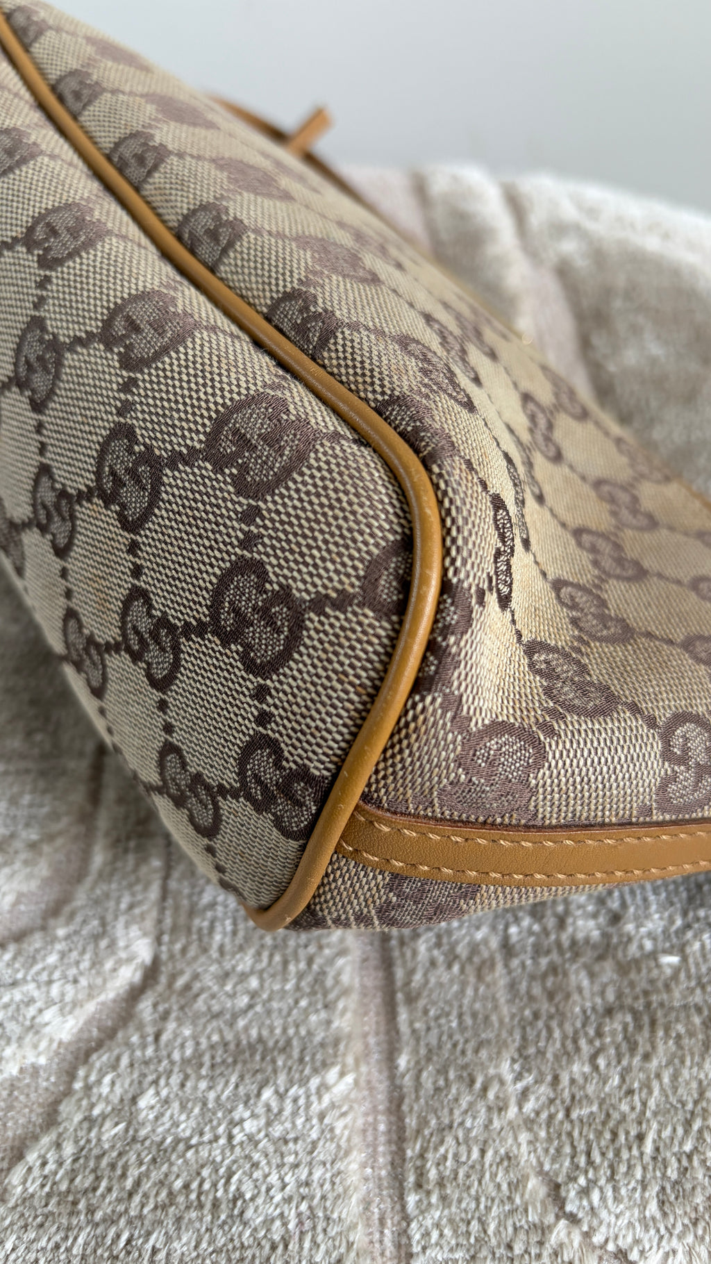 TRE54 - Gucci Boat Bag beige - 8