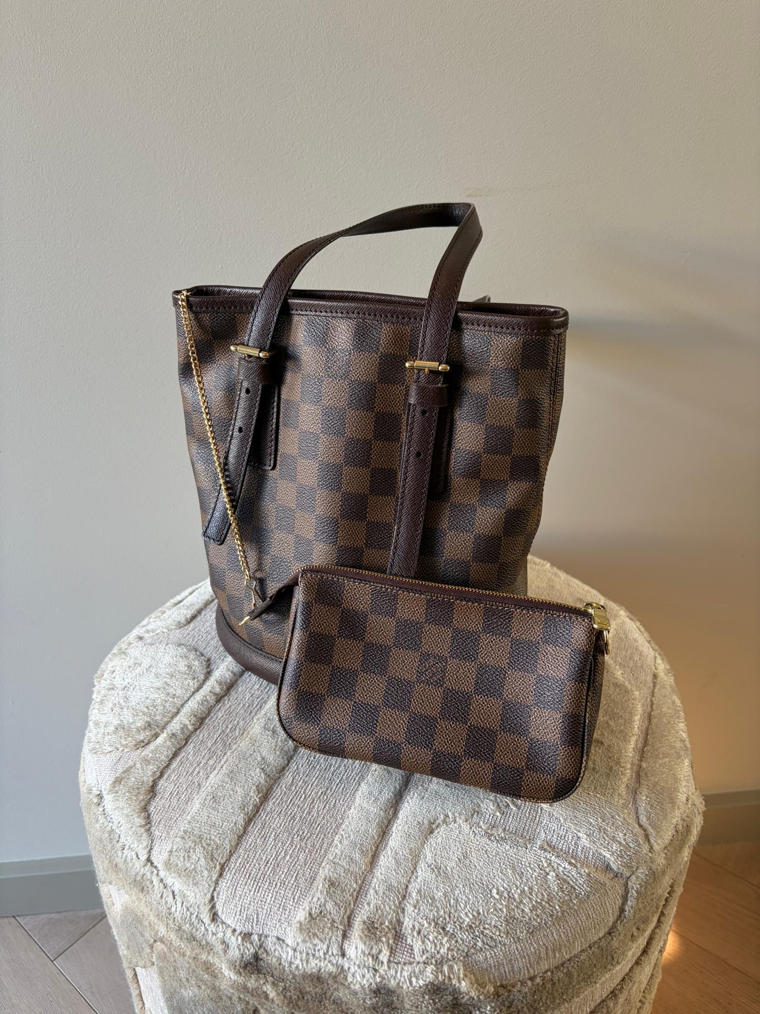 TRE66 - Louis Vuitton Male Damier Ebène Tote Marais Bucket - 1