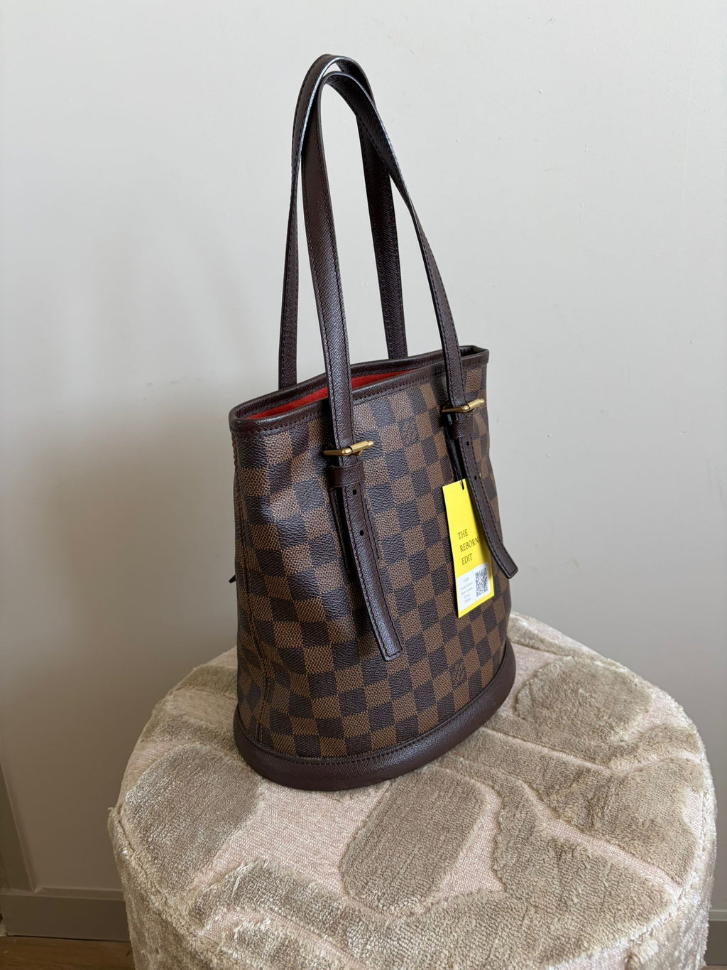 TRE66 - Louis Vuitton Male Damier Ebène Tote Marais Bucket - 13
