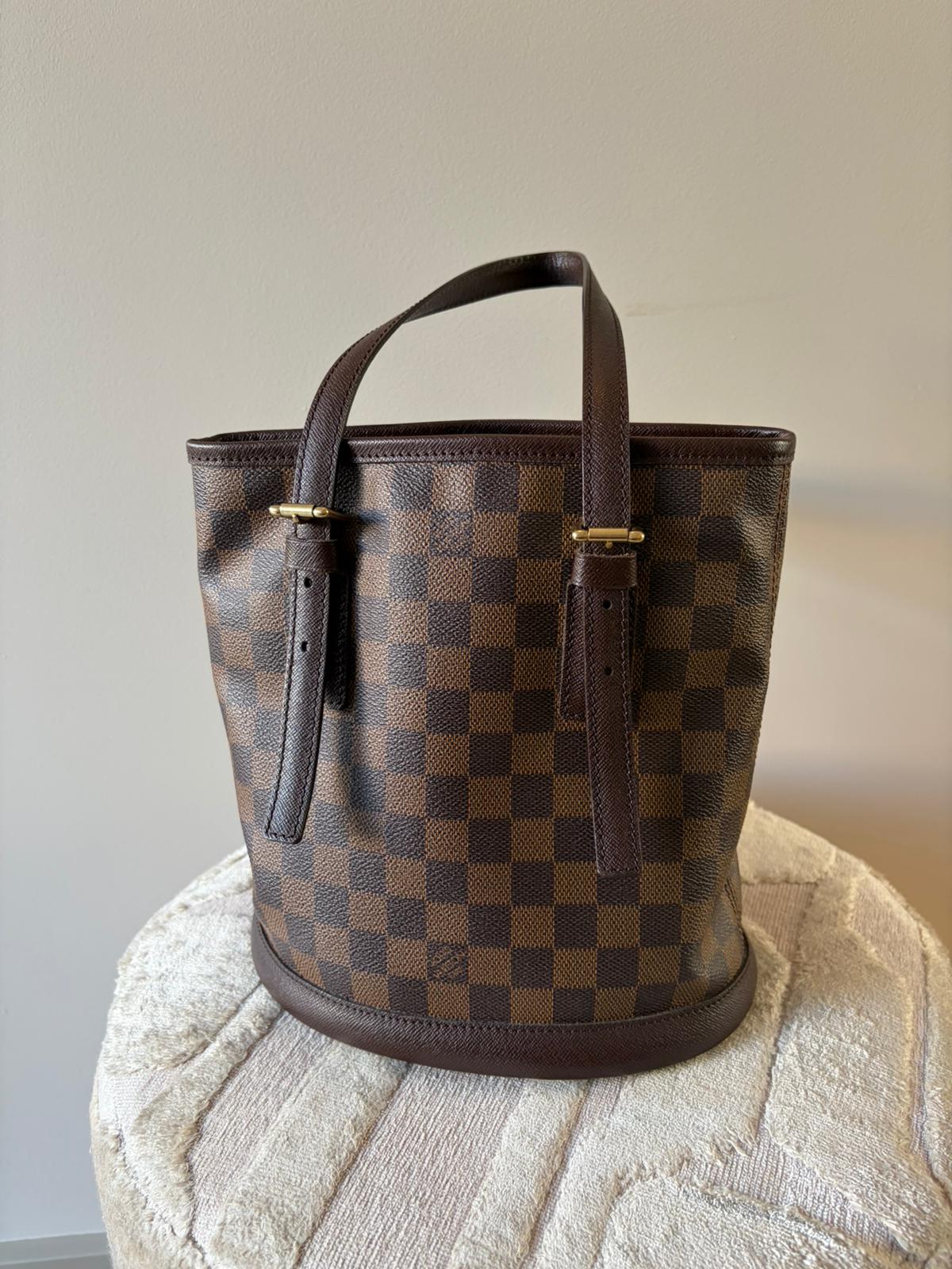 TRE66 - Louis Vuitton Male Damier Ebène Tote Marais Bucket - 2