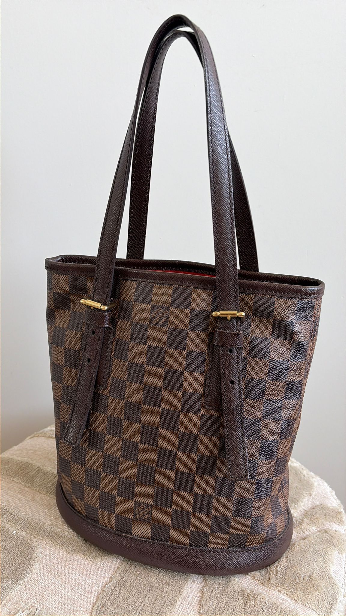 TRE66 - Louis Vuitton Male Damier Ebène Tote Marais Bucket - 8