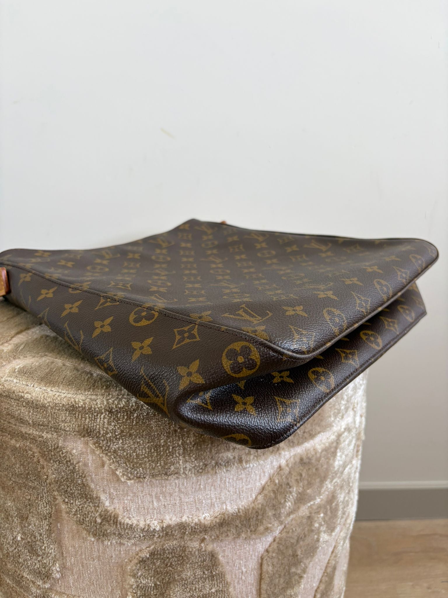 TRE73 - Louis Vuitton Looping GM - 5