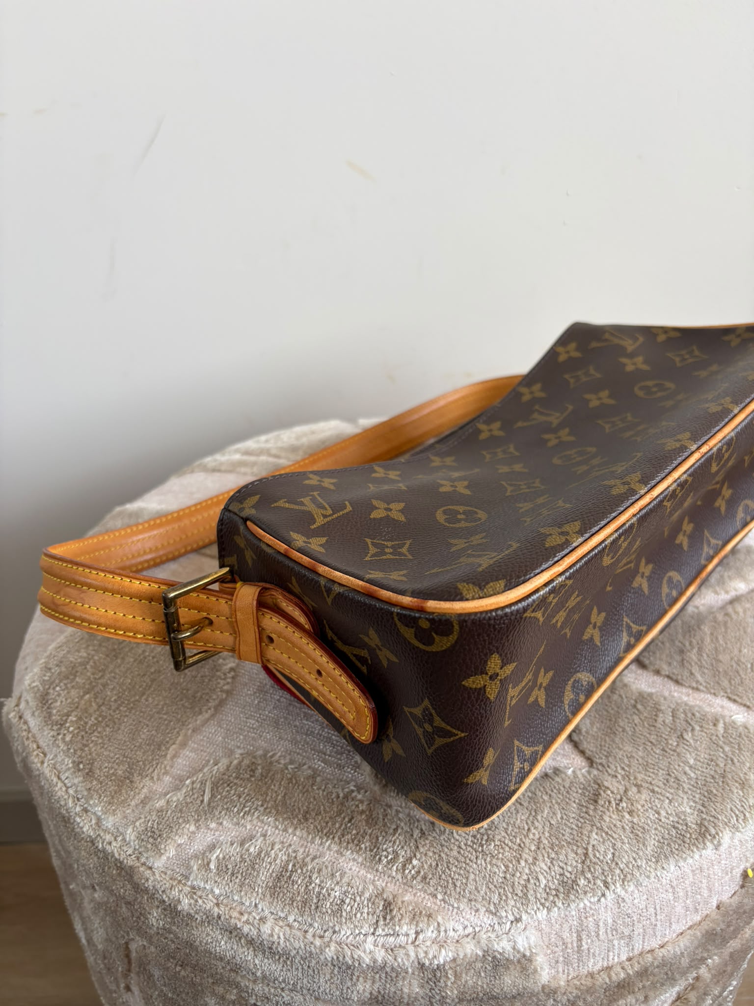 TRE83 - Louis Vuitton Vivacite MM - 8