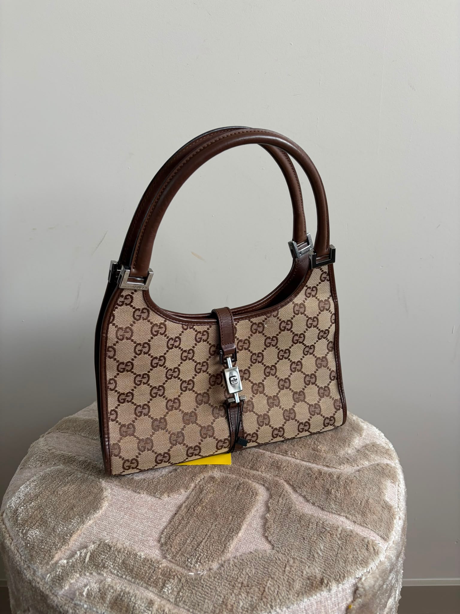 Gucci Jackie beige