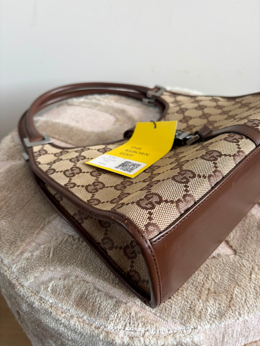 Gucci Jackie Bardot beige