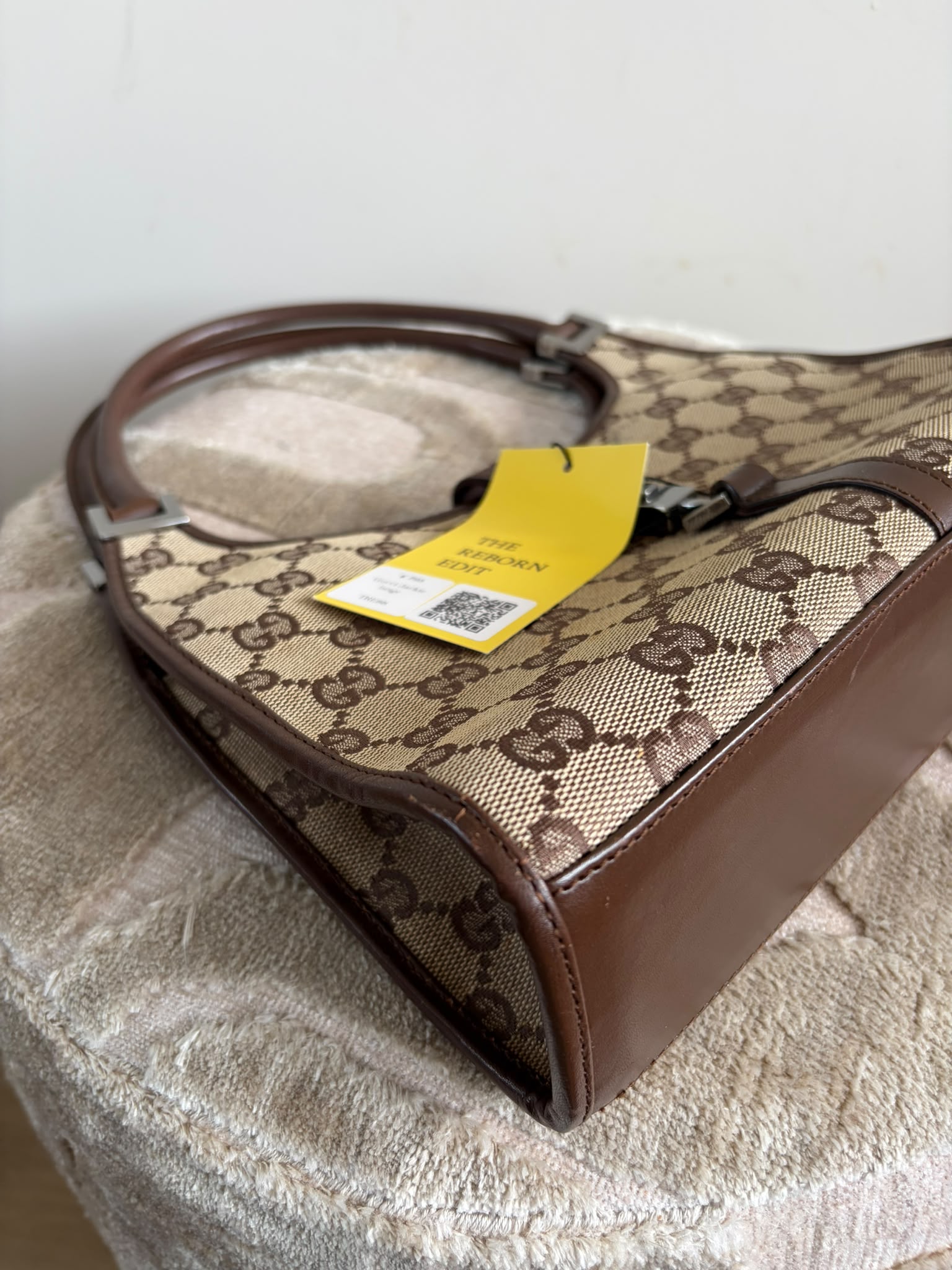 Gucci Jackie Bardot beige