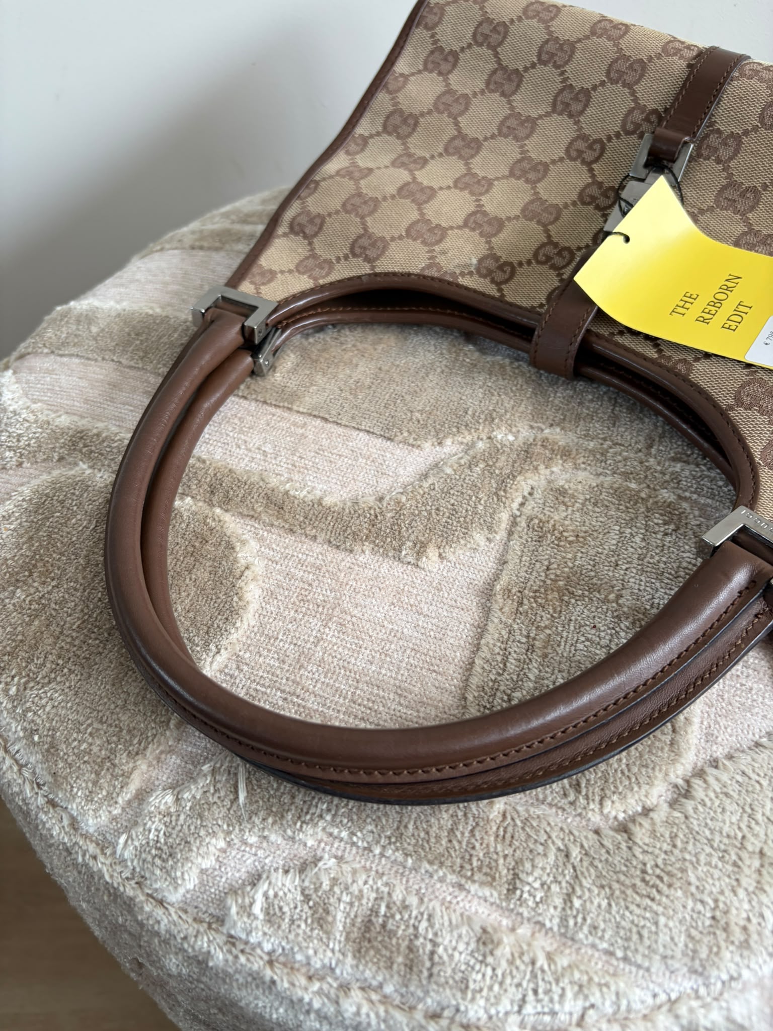 Gucci Jackie Bardot beige