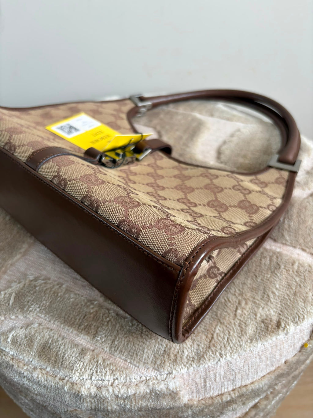 Gucci Jackie Bardot beige