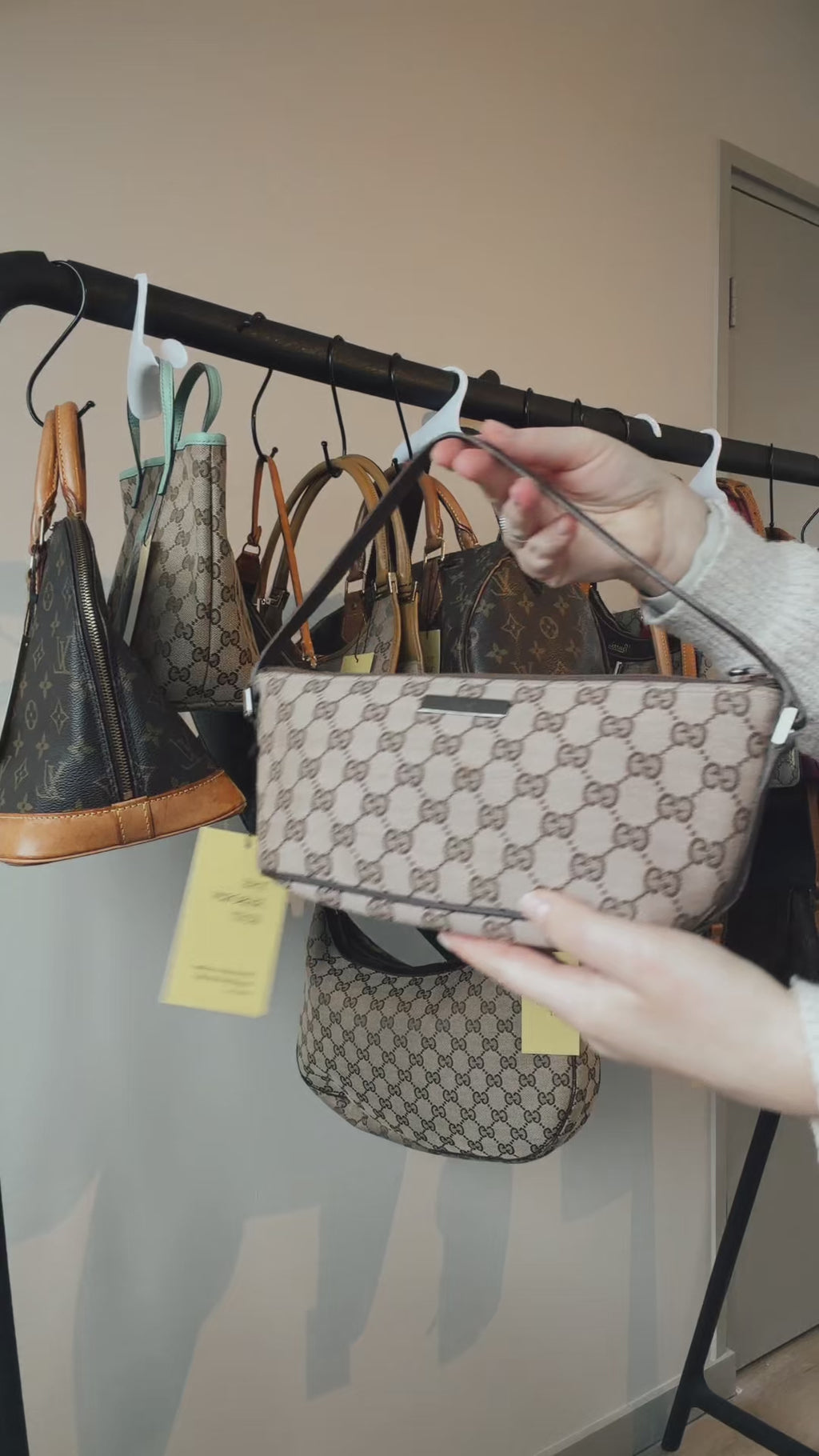 Gucci Boat Bag beige